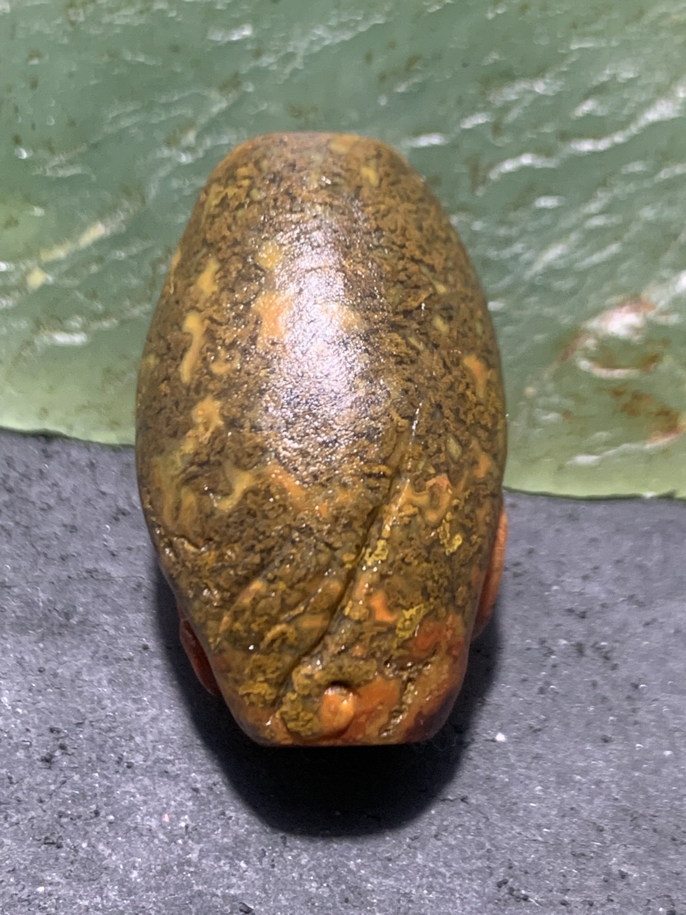 精美亚光草花纹战国红玛瑙手工雕刻复古龙，钱币桶珠一个，