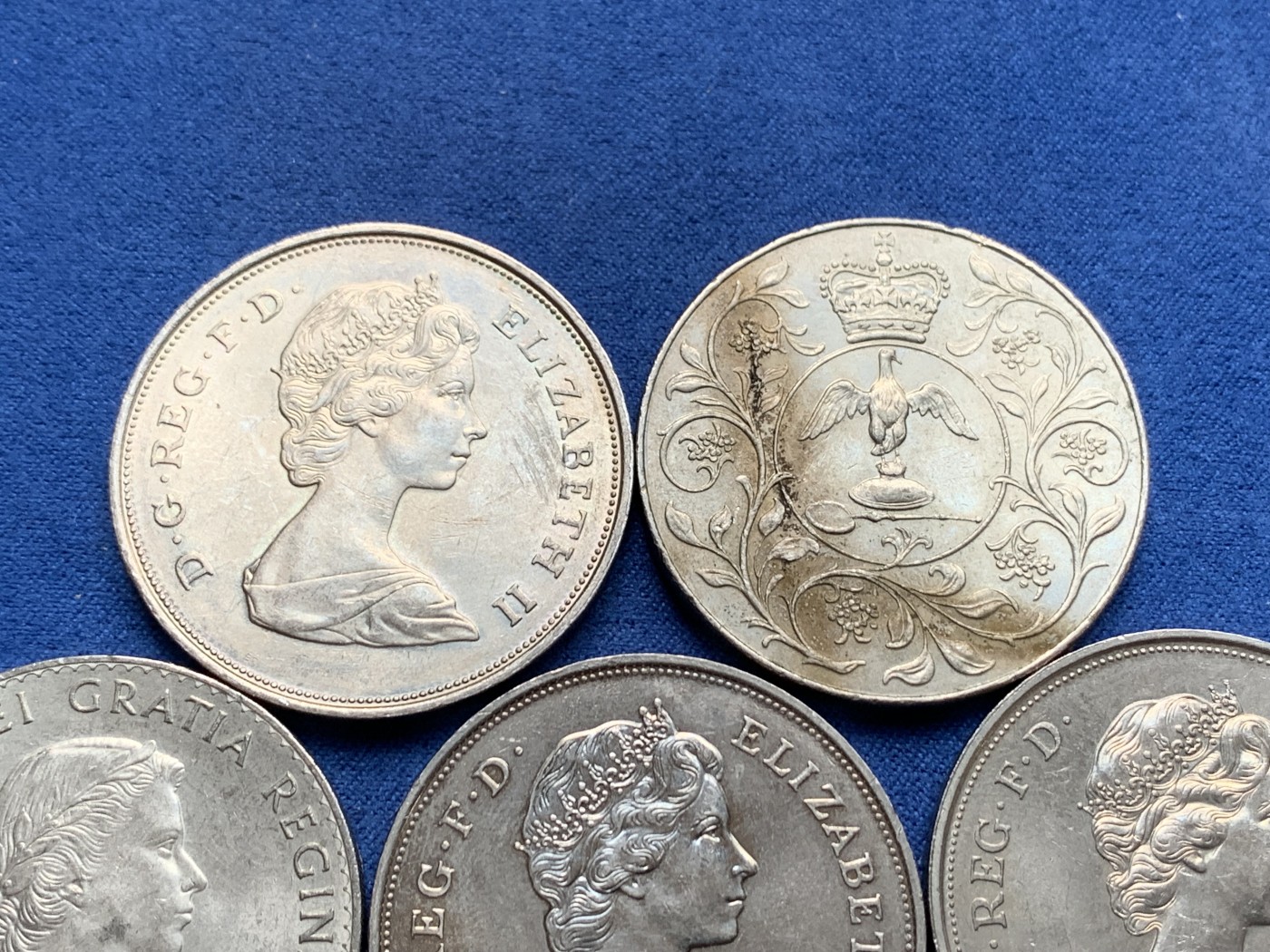 《竞宝斋》第232场-周日，周一 2场 (全场包邮) 5枚一组 英国1965、1972、1977、1980、1981美品一克朗（美品、部分带转光）