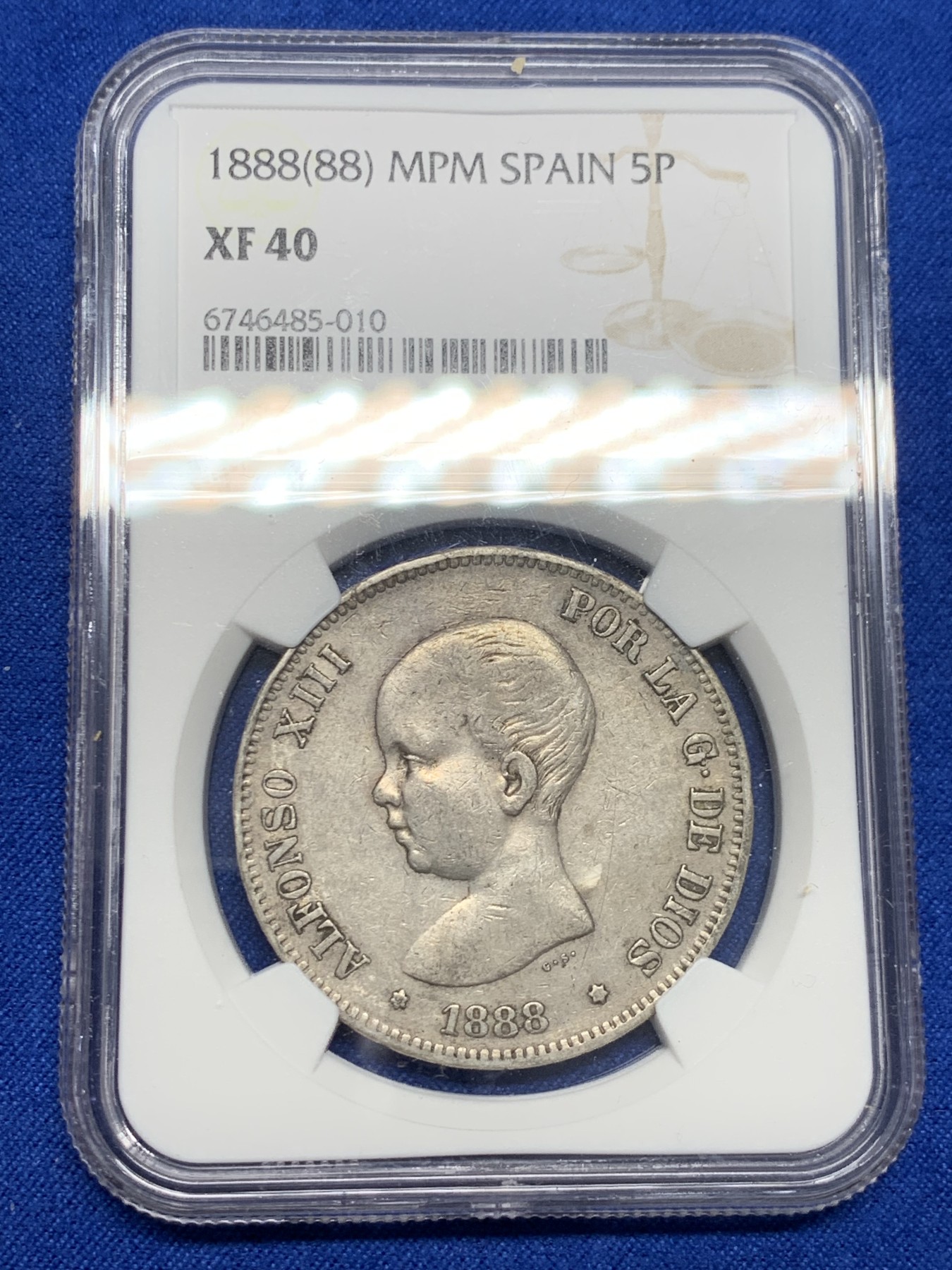 《竞宝斋》第232场-周日，周一 2场 (全场包邮) NGC XF40 西班牙1888年 阿方索十三世 光头版 5比塞塔双柱大银币 吉祥年份