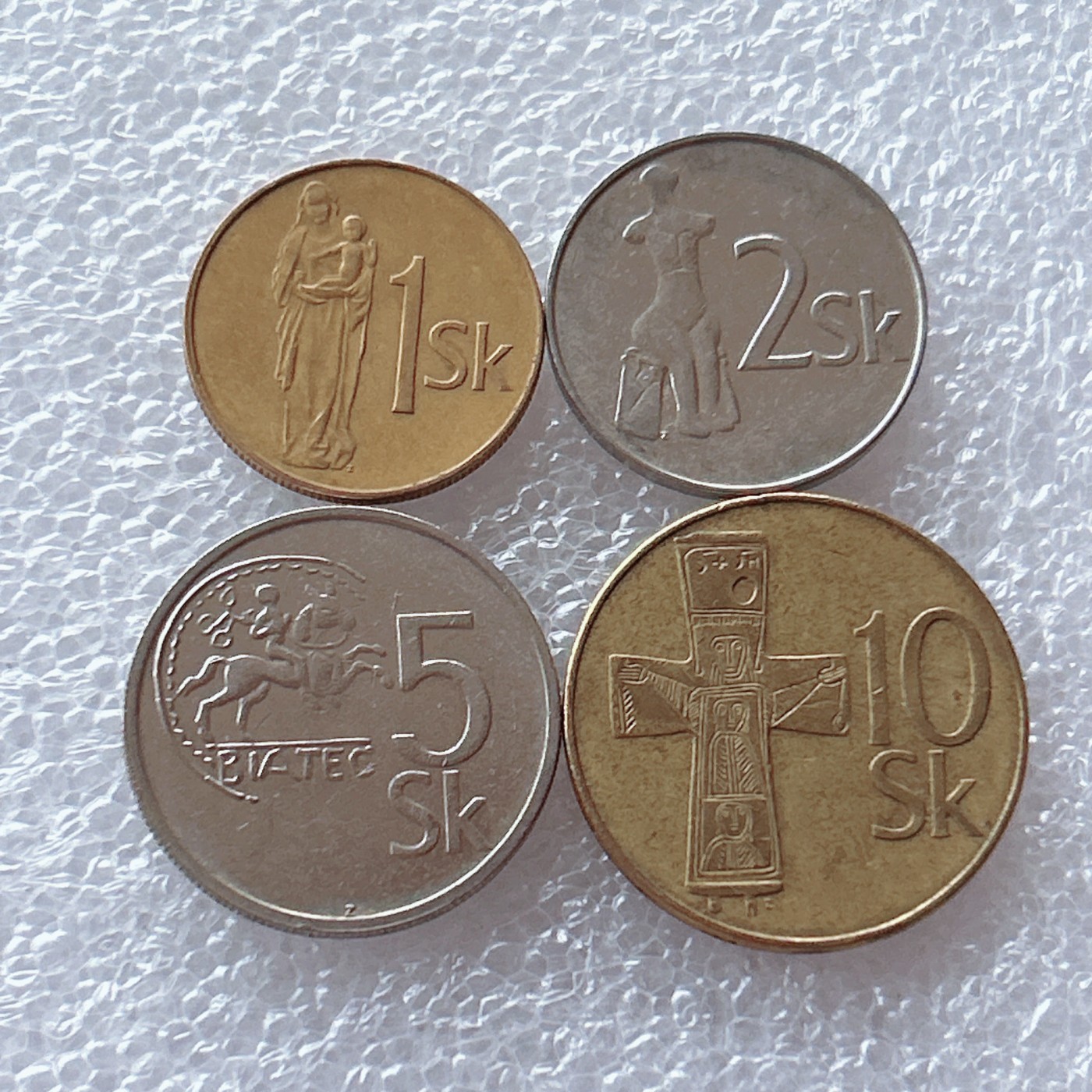 全场一元起拍 世界散币、银币专场 第53期 斯洛伐克90年代4枚套硬币