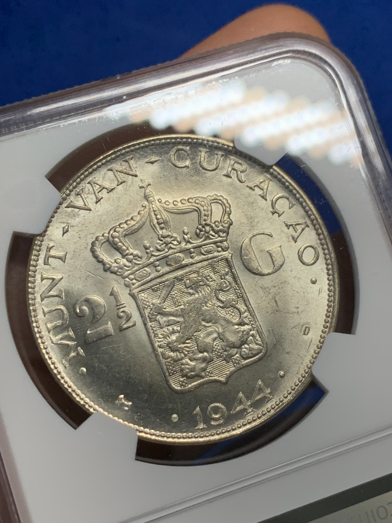 《竞宝斋》第232场-周日，周一 2场 (全场包邮) NGC MS63 荷属库拉索1944D女王威廉明娜2.5盾大银币