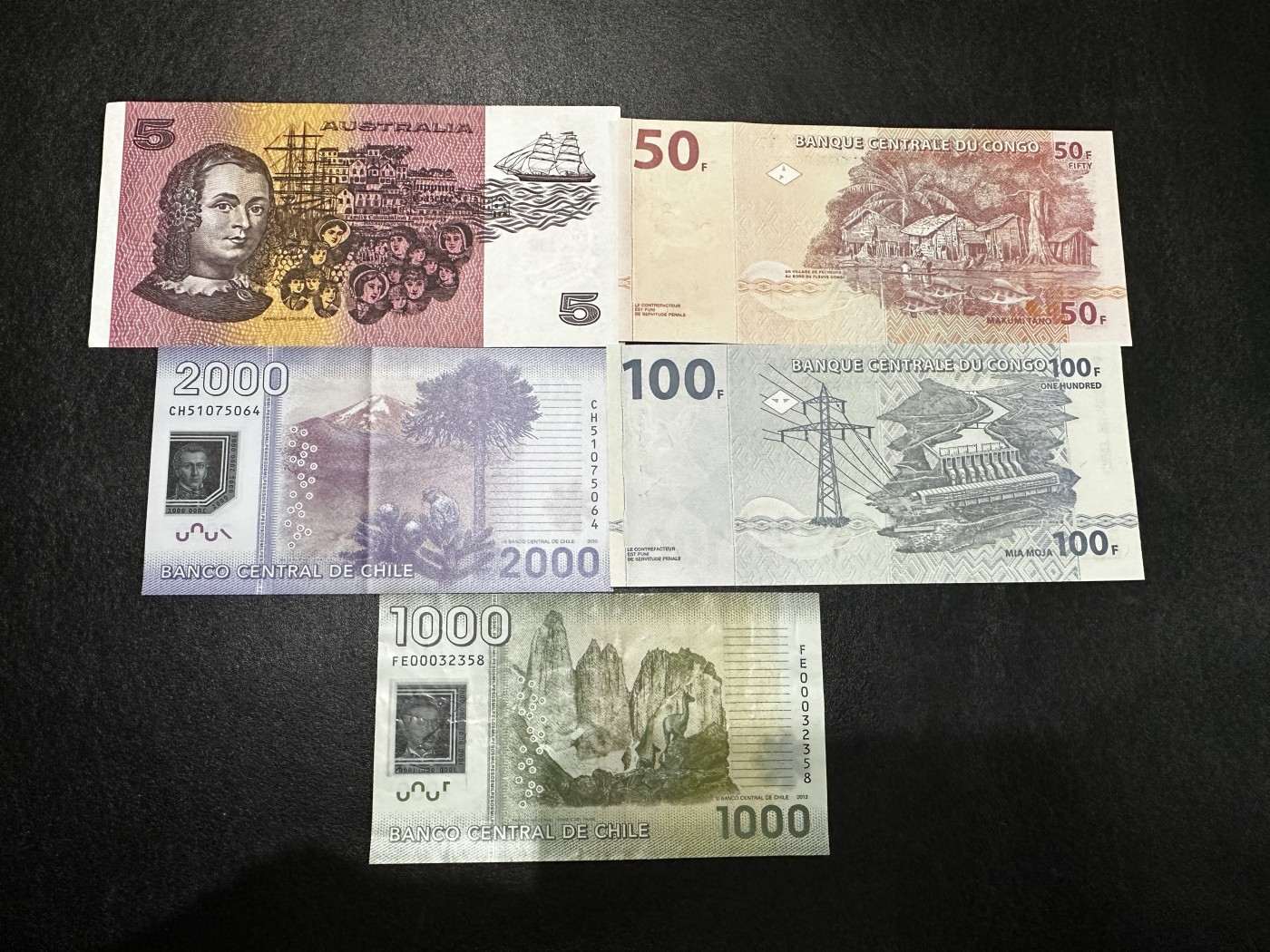 《外钞收藏家》第三百二十九期 三个国家五张一起 品相如图