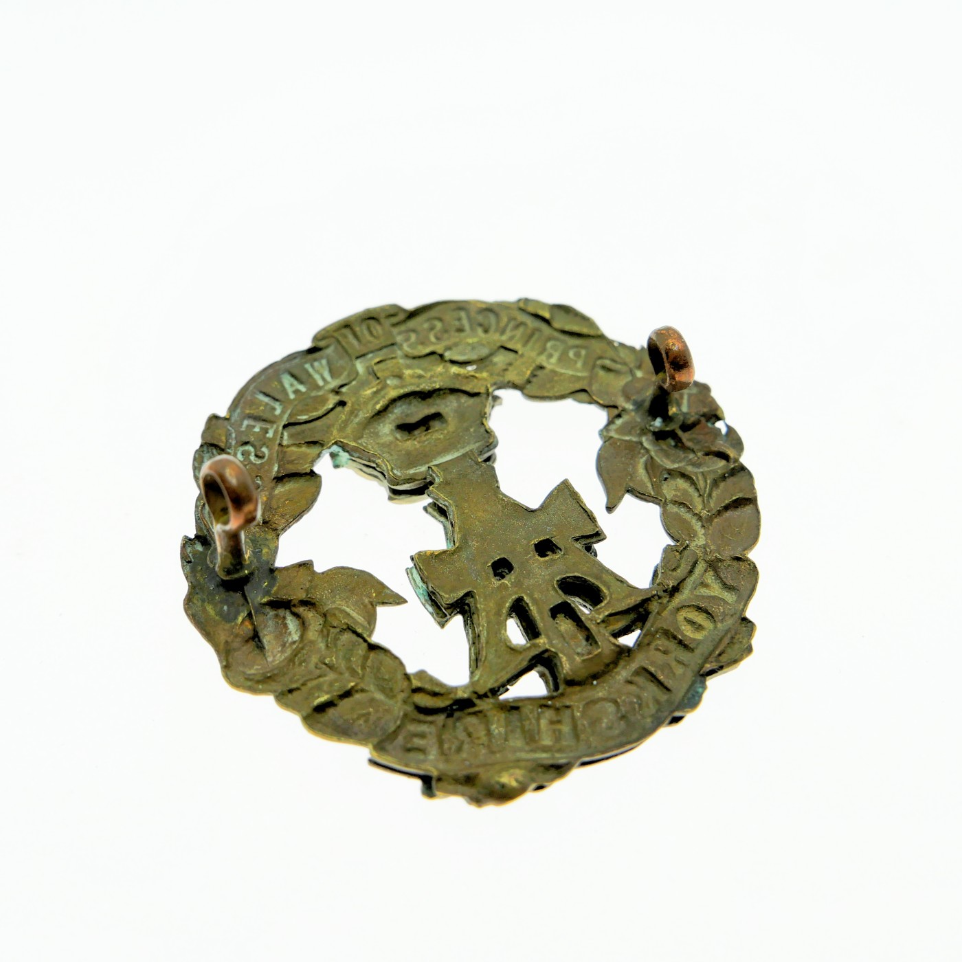 勋章奖章交易所1月13日拍卖 格林霍华德军团铜帽徽，又称威尔士王妃约克郡军团，英国一类步兵团，1688年成立，多片式结构