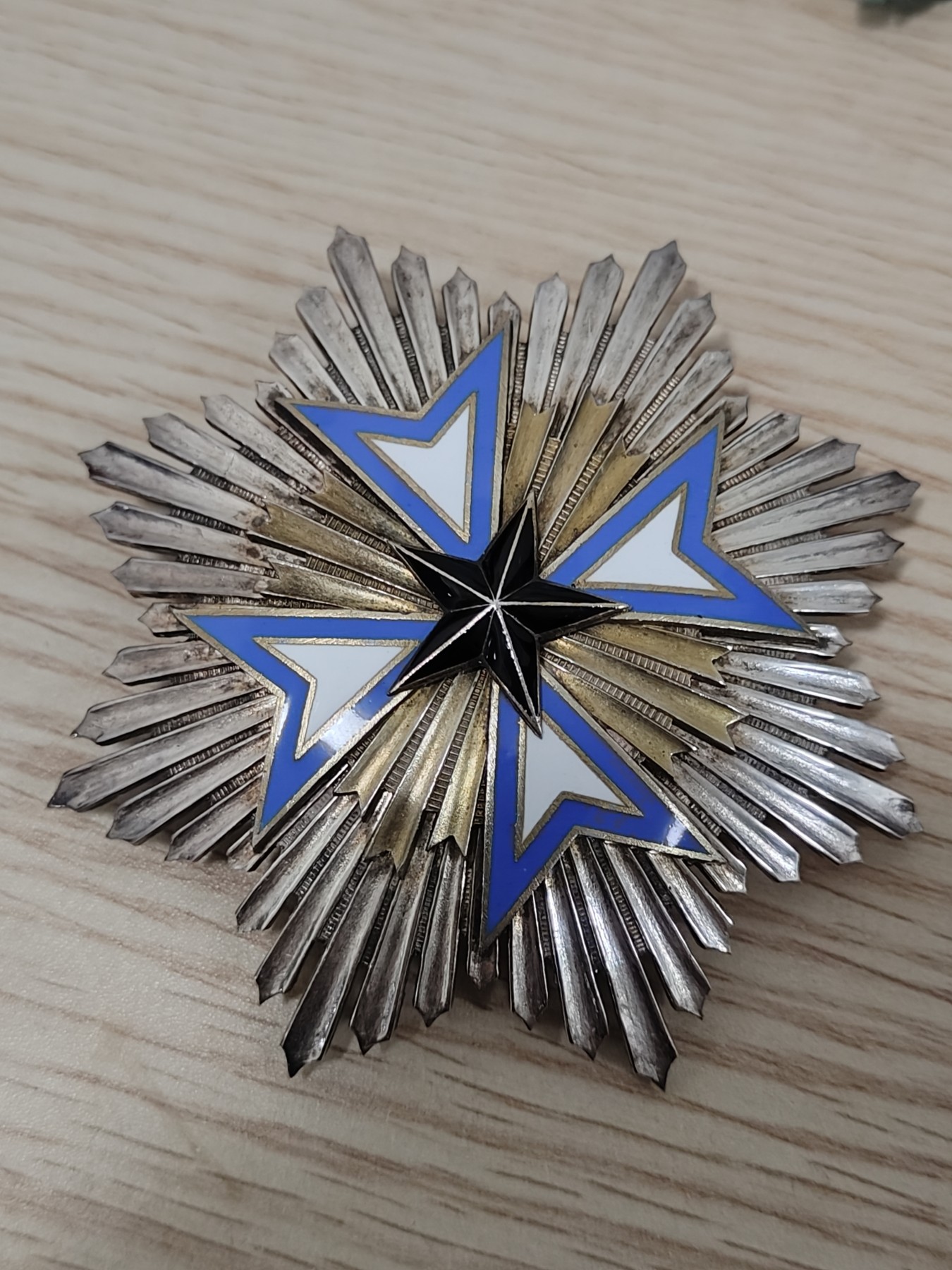 全场0元起拍 第124期 咸鱼国勋章拍卖专场 1月10日（周三）下午6：00开始 法属达荷美/贝宁共和国大十字级黑星勋章大绶 无盒