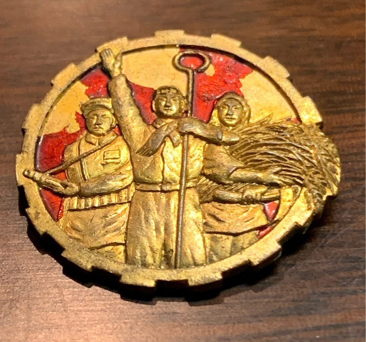 五十年代工农兵人物模范章 时代特色鲜明，上海景福出品。