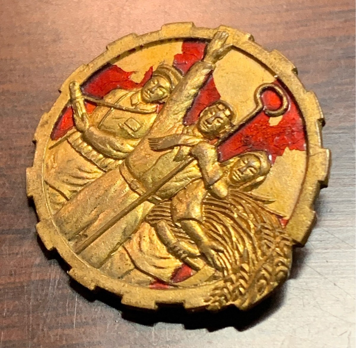 五十年代工农兵人物模范章 时代特色鲜明，上海景福出品。
