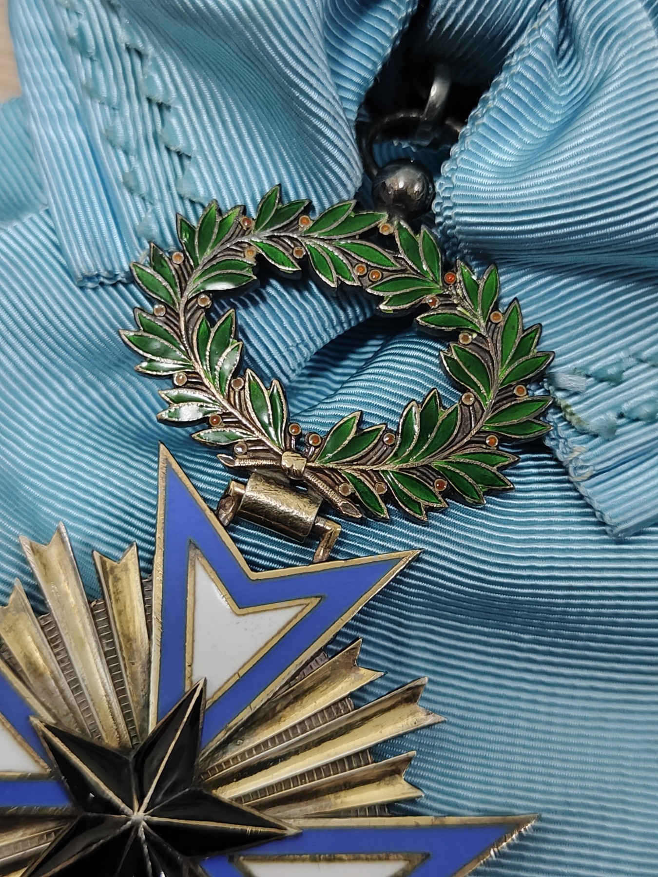 全场0元起拍 第124期 咸鱼国勋章拍卖专场 1月10日（周三）下午6：00开始 法属达荷美/贝宁共和国大十字级黑星勋章大绶 无盒