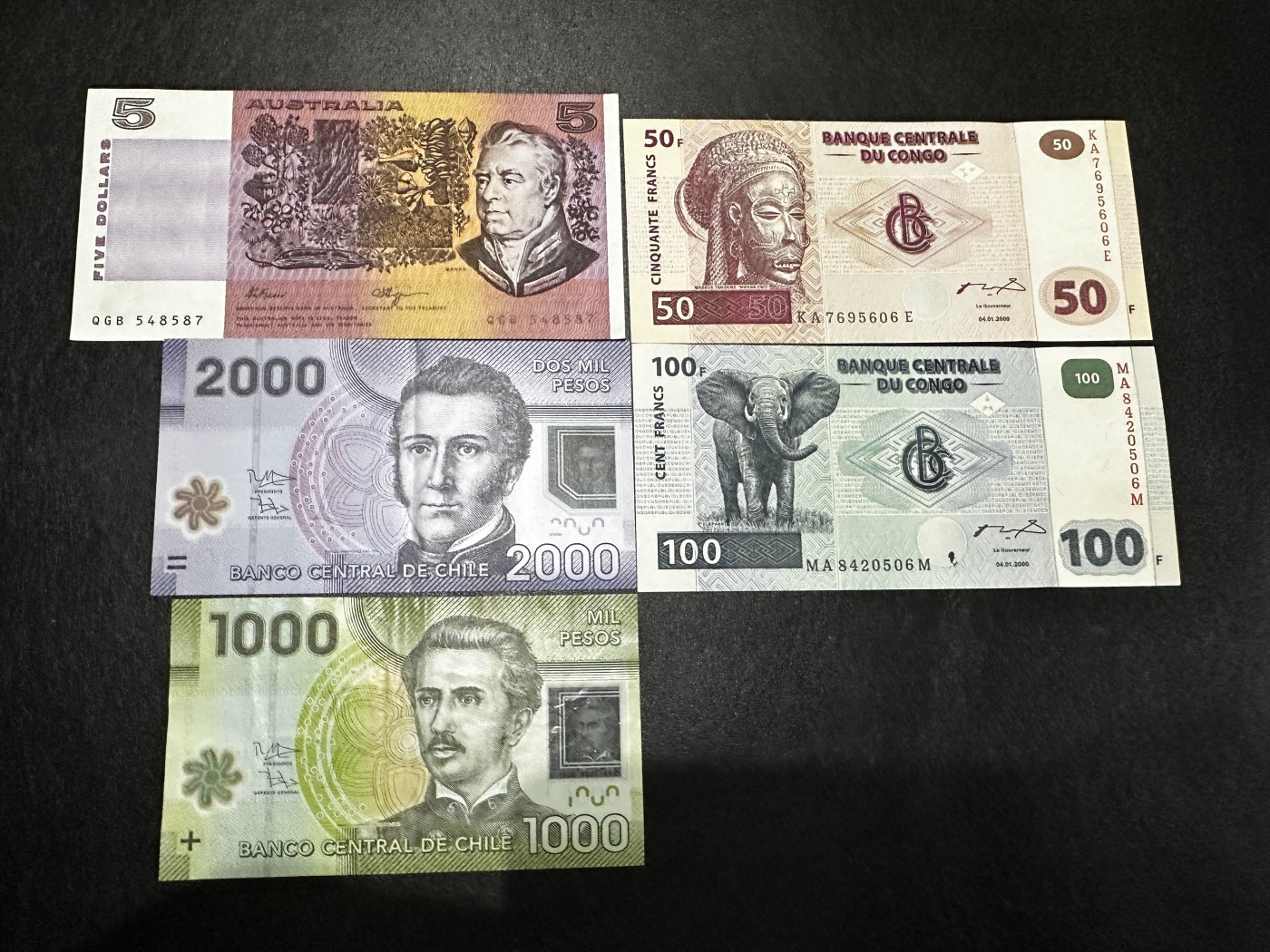 《外钞收藏家》第三百二十九期 三个国家五张一起 品相如图