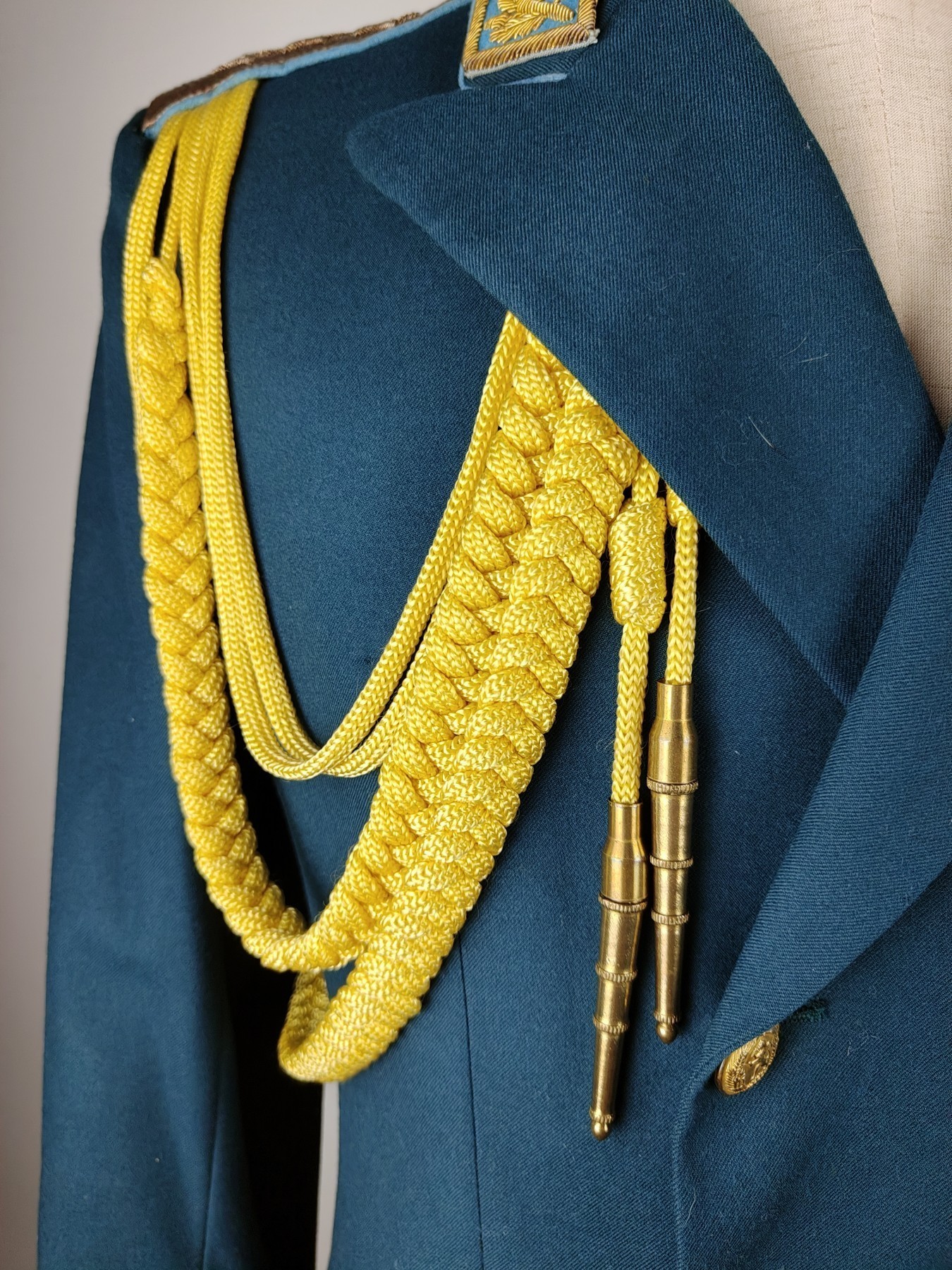 全场0元起拍 第124期 咸鱼国勋章拍卖专场 1月10日（周三）下午6：00开始 保加利亚 社会主义时期 空军上将礼服一套 胸围104 肩宽48 衣长82 袖长69腰围84 裤长120