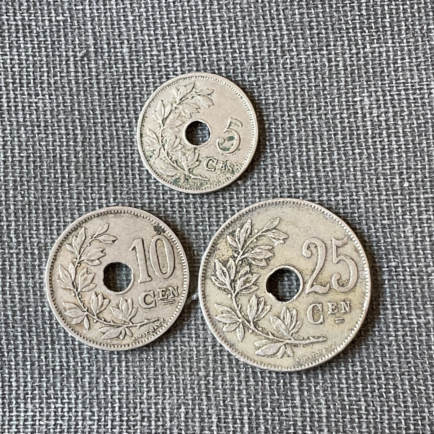 外国硬币三场2024-1-8 比利时中孔一组