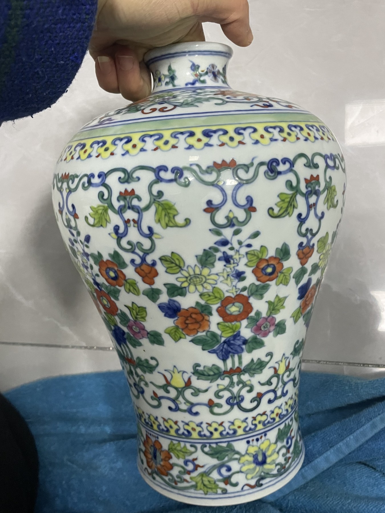 第21场钱币纸币小人书、连环画、瓷器专场 斗彩葫芦瓶一件（大型）