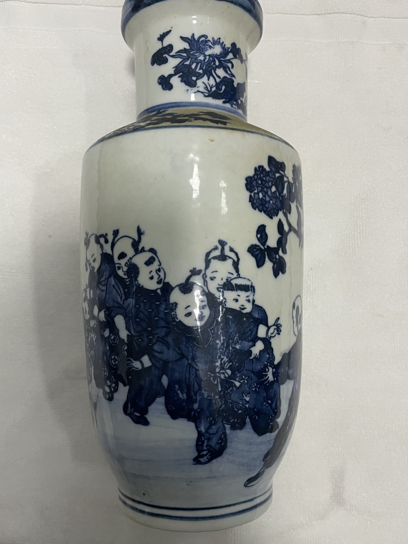 第21场钱币纸币小人书、连环画、瓷器专场 青花点缀瓶一件