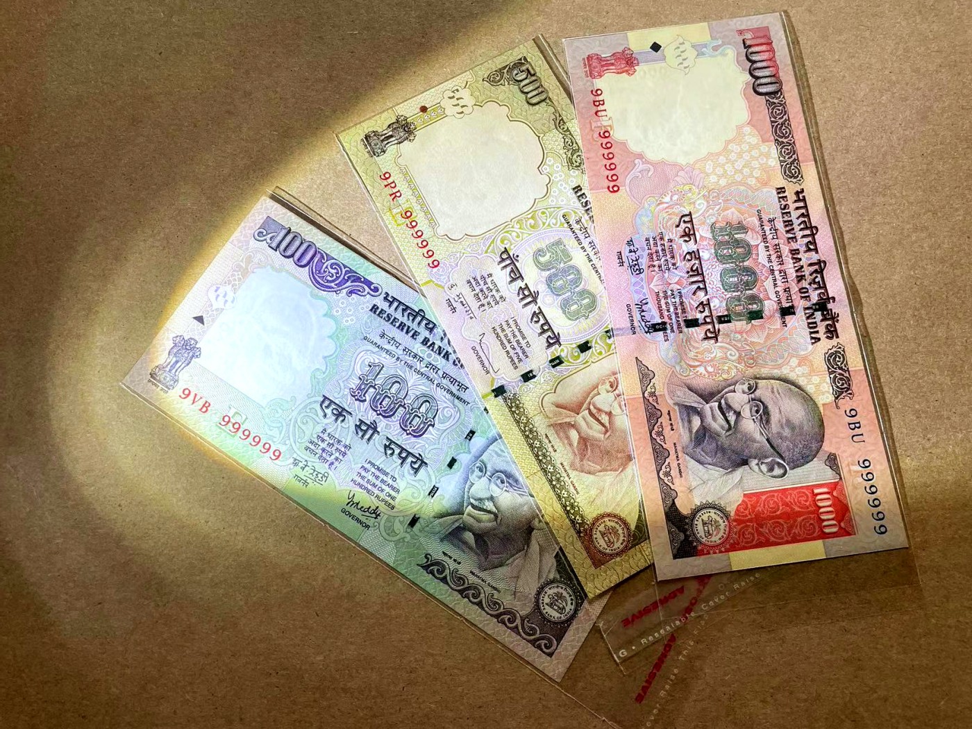 【Blue Auction】✨世界纸币精拍第418期【精】  【一组3张 全同9 冠号也是9开头】印度 100-500-1000卢比 UNC/UNC- 