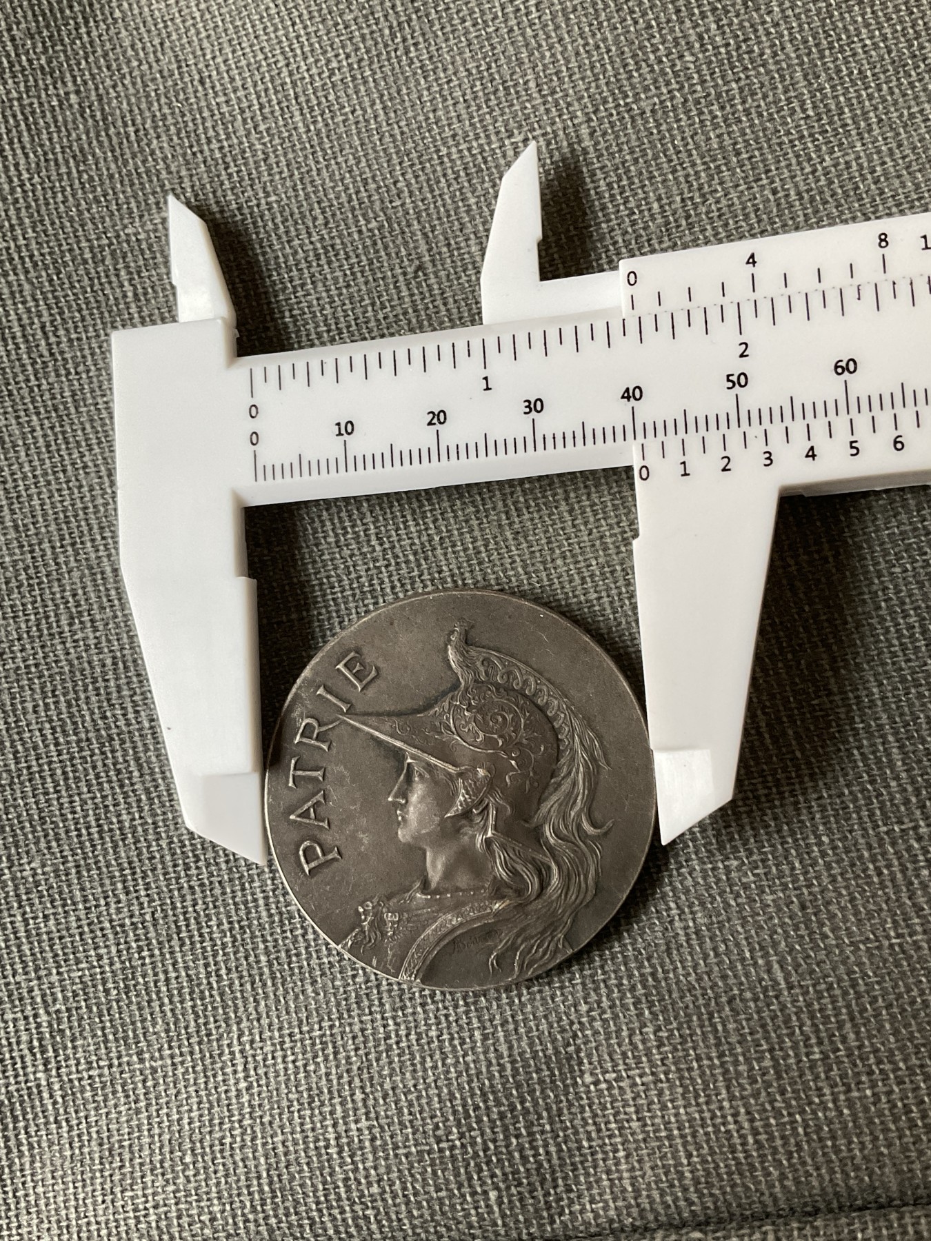 外国章牌硬币混合2024-1-10 戎装玛丽安娜，40mm,29.3g
