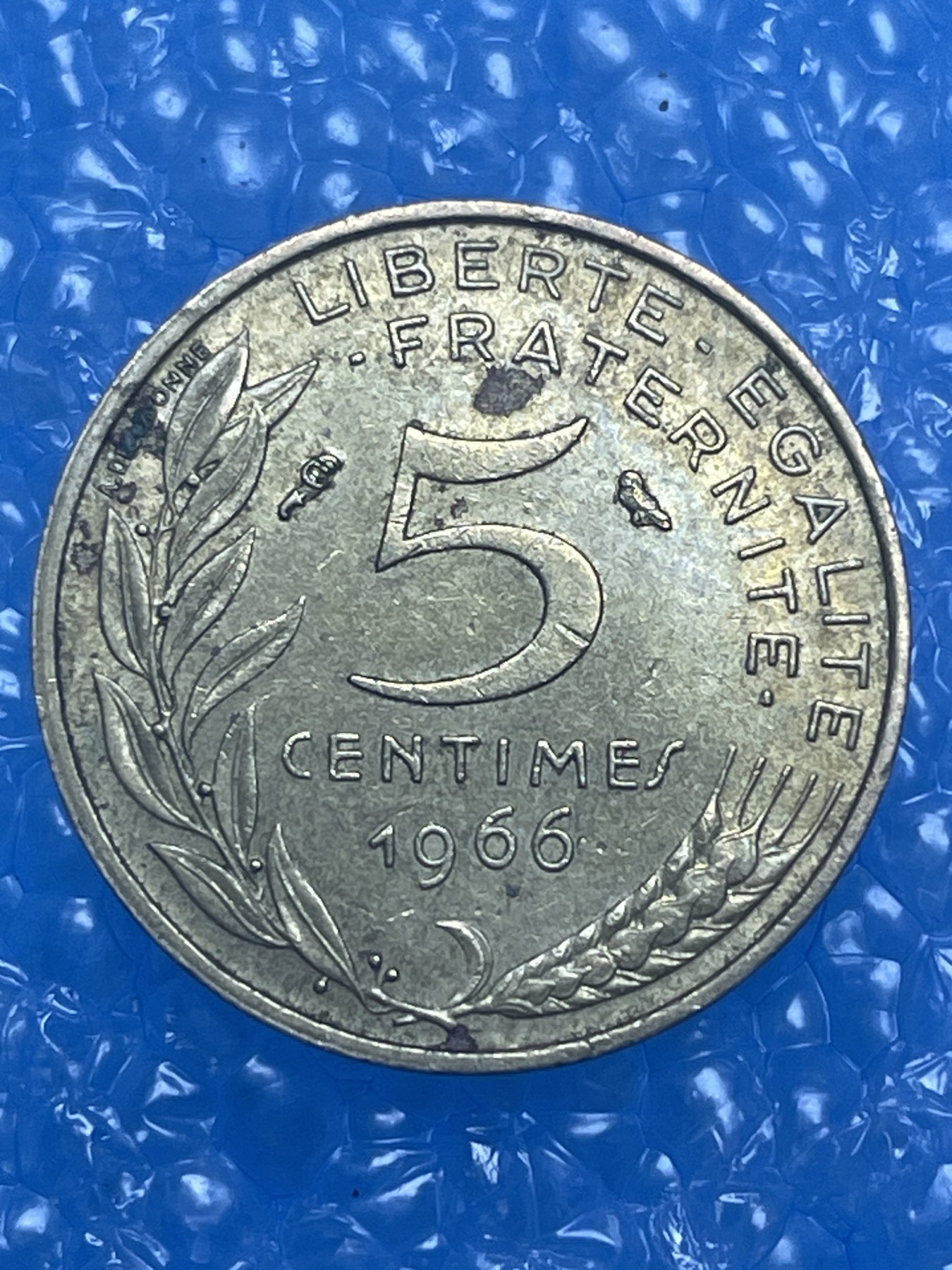 神仙姐姐散币好品专场第十四期（无佣金满邮自动发出 1966 年法国 5 生丁