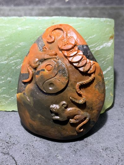 精美亚光冰飘原皮战国红玛瑙手工俏色巧雕太极鼠来宝随形吊坠一个 - 精美亚光冰飘原皮战国红玛瑙手工俏色巧雕太极鼠来宝随形吊坠一个