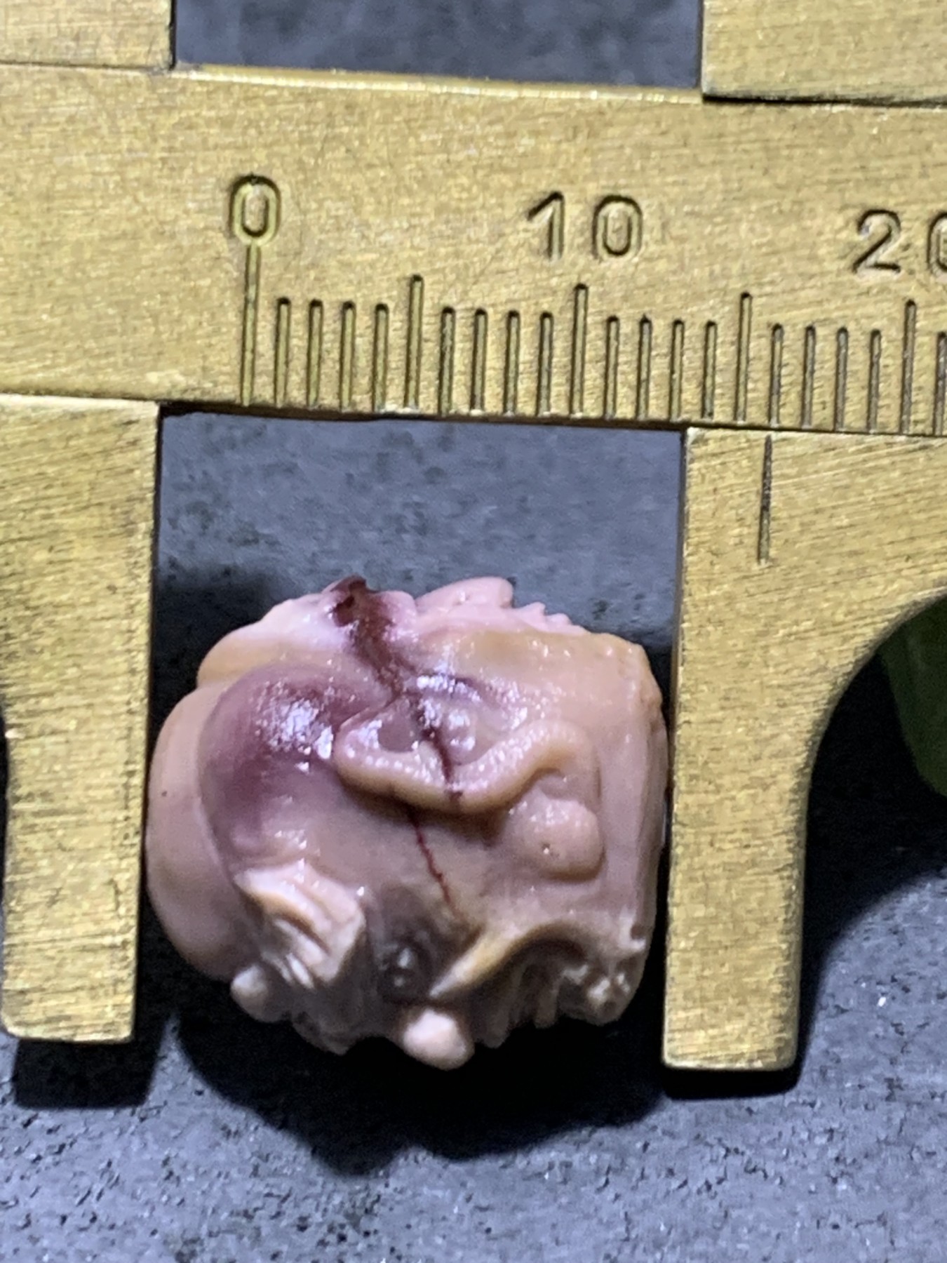 精美戈壁彩玉双面雕刻罗汉珠子一个！