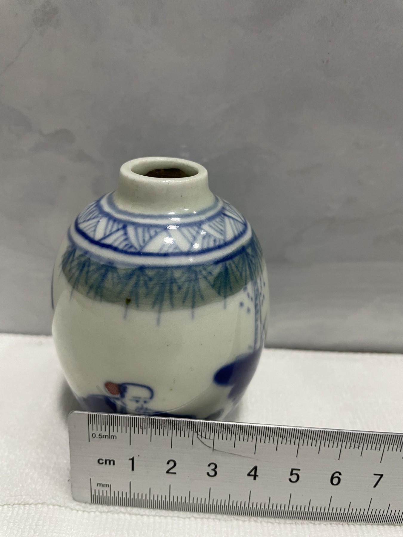 第21场钱币纸币小人书、连环画、瓷器专场 袖珍水盂一件，器皿独特，特惠上传