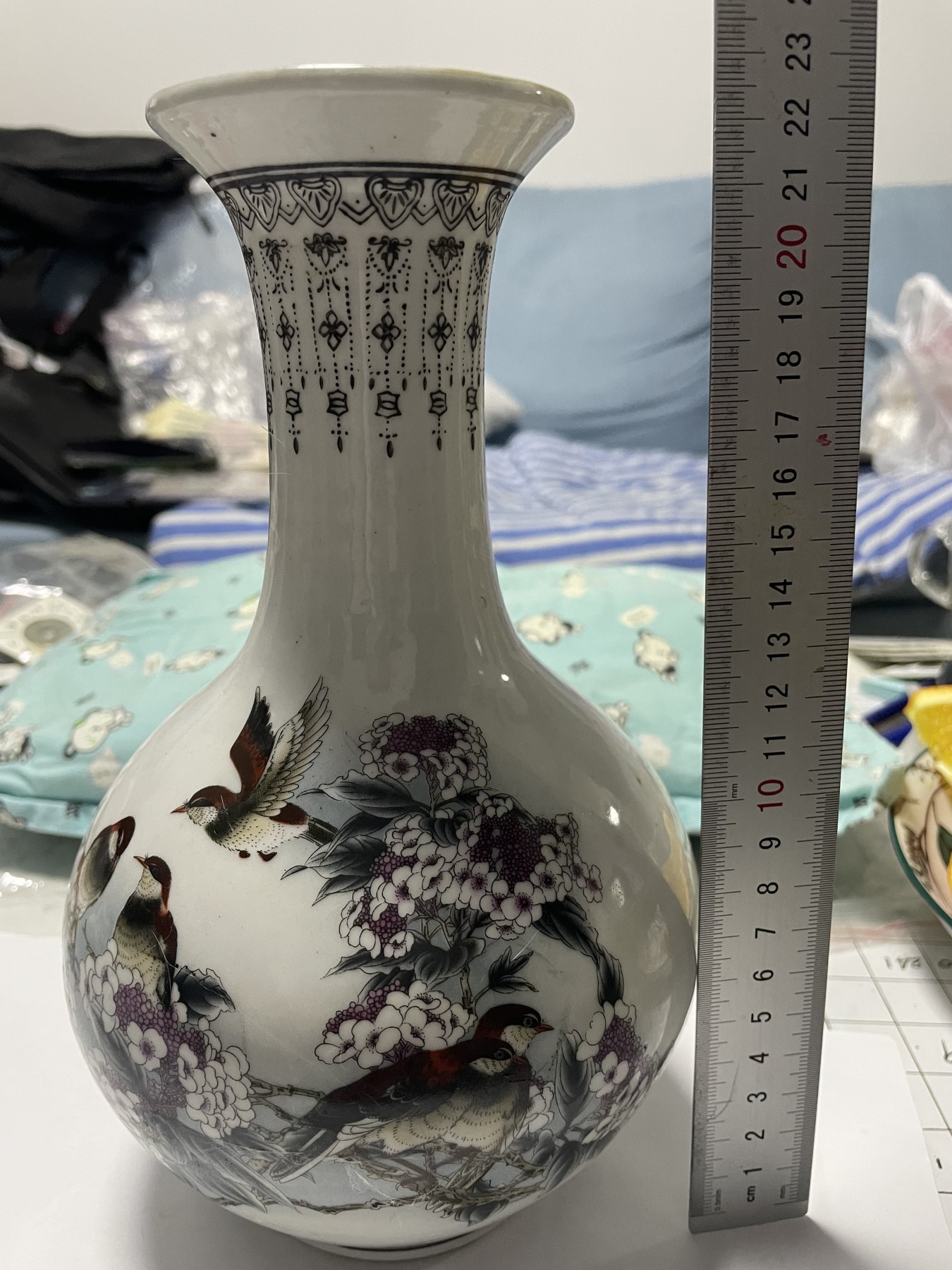 第21场钱币纸币小人书、连环画、瓷器专场 葫芦瓶一件