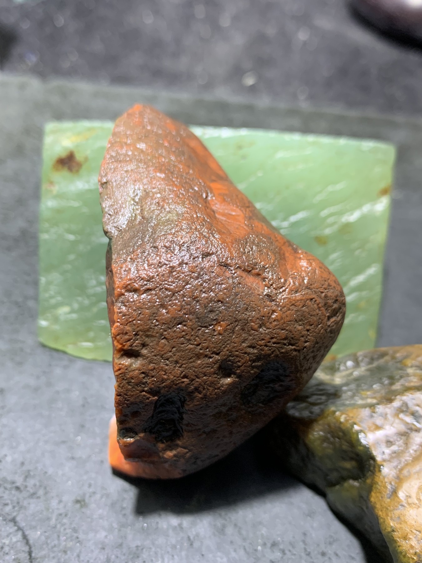 精美原皮冰飘开口料南红玛瑙原石一颗，