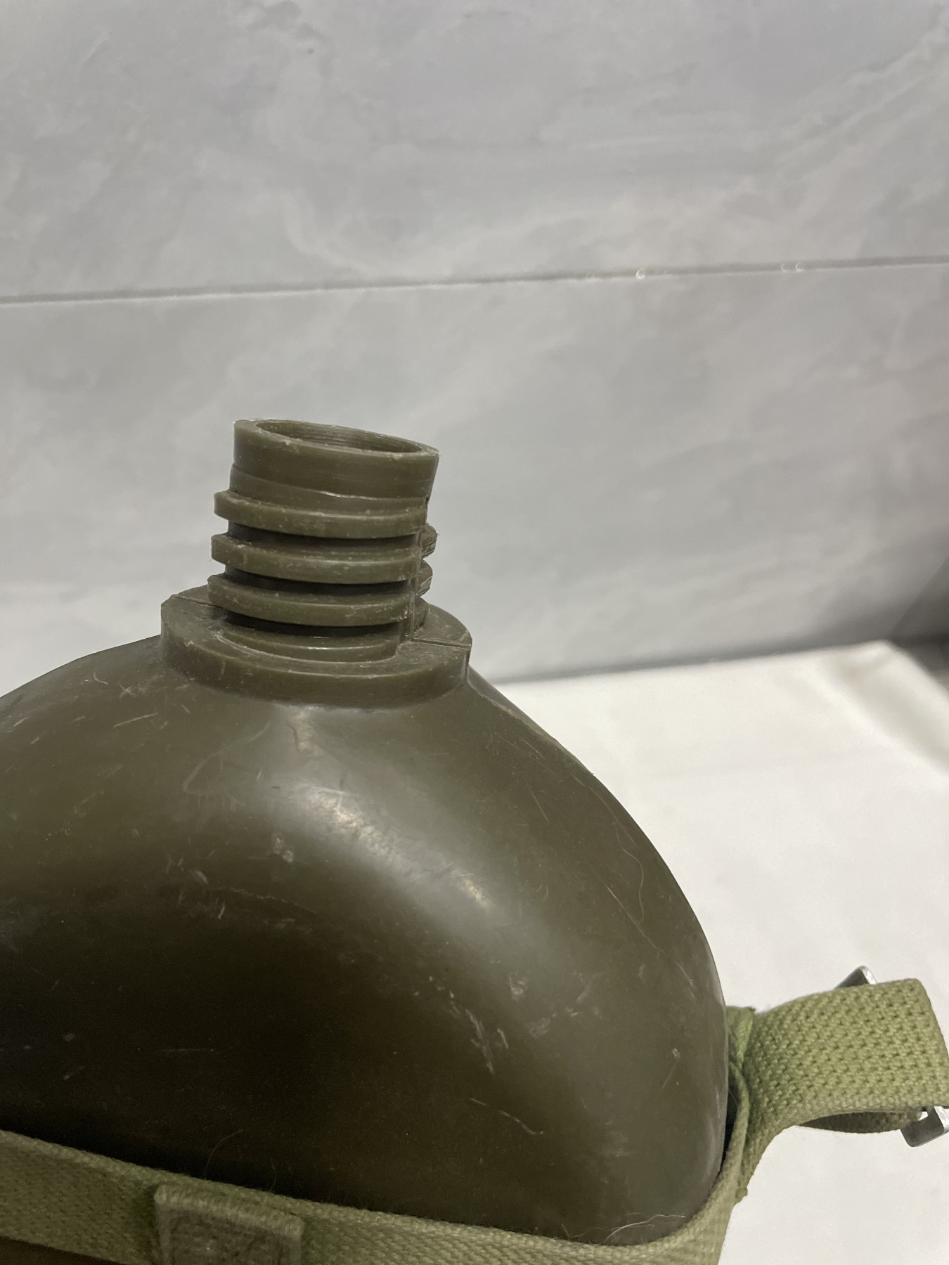 第21场钱币纸币小人书、连环画、瓷器专场 军用老水壶一件，特惠上传