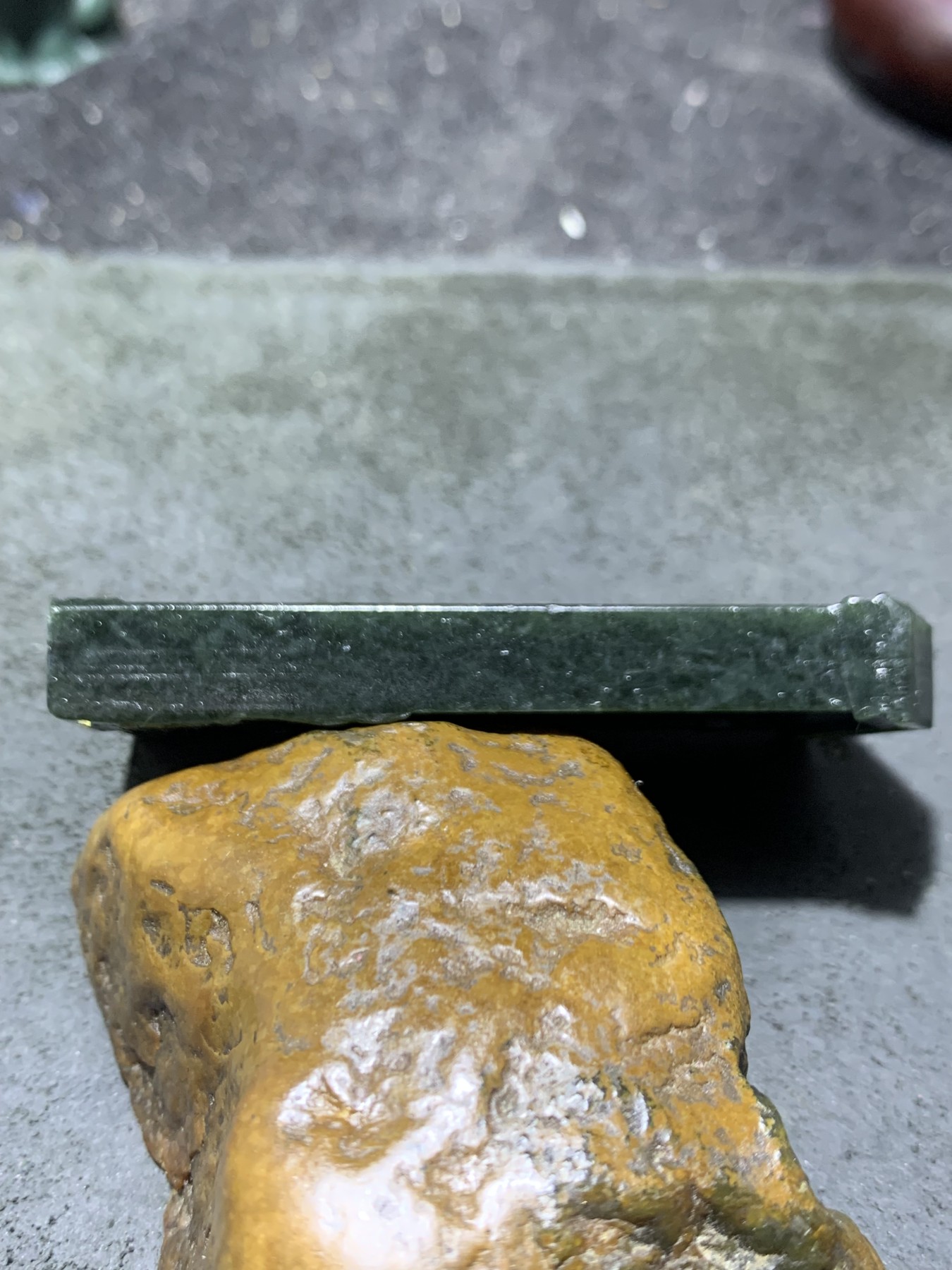 精美天然新疆和田青玉雕刻小桥流水砖瓦房意境牌子一块