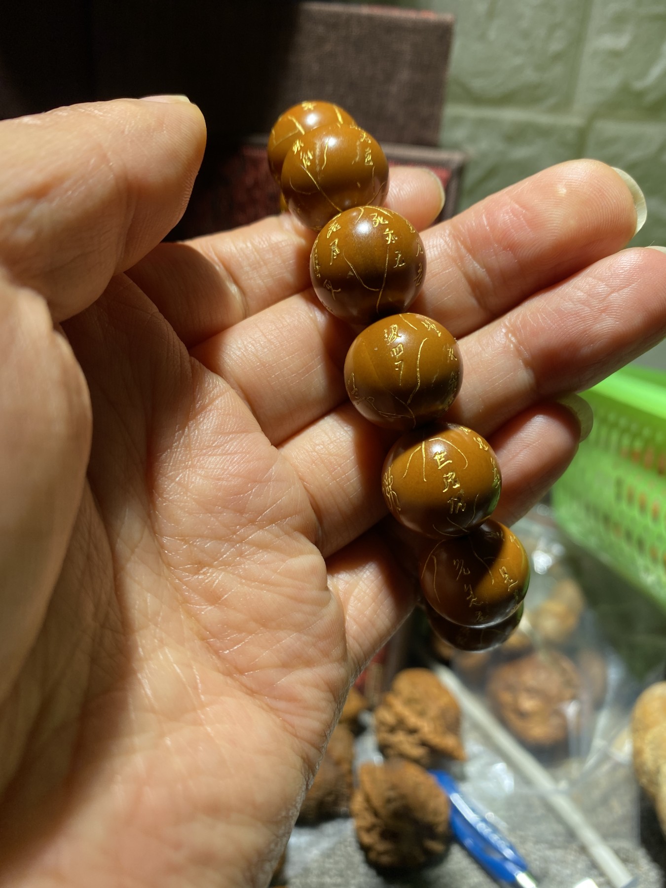 苏工核雕手工制作，总有一款适合你 福利苏工核雕纯手工手作般若，满工个性十足，等待有缘人，尺寸1。75,市场独一串喜欢的来