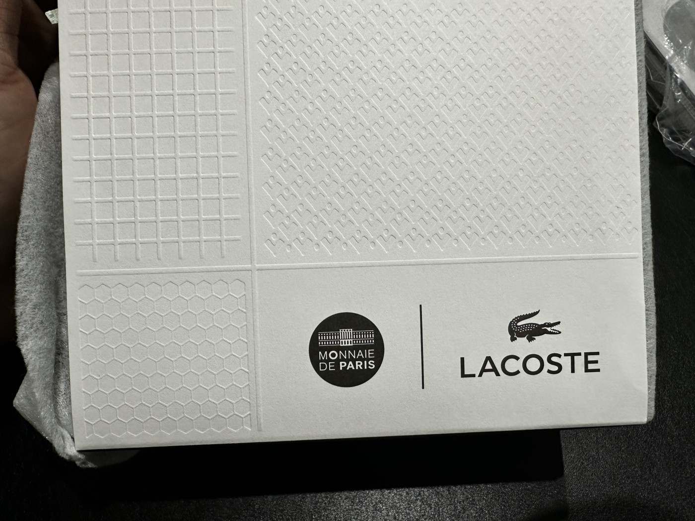 《外钞收藏家》第三百二十九期 2023年法国发行 法兰西瑰宝系列-法国鳄鱼10欧元 网球拍型纪念精致银币NGC70 带原装精致盒子