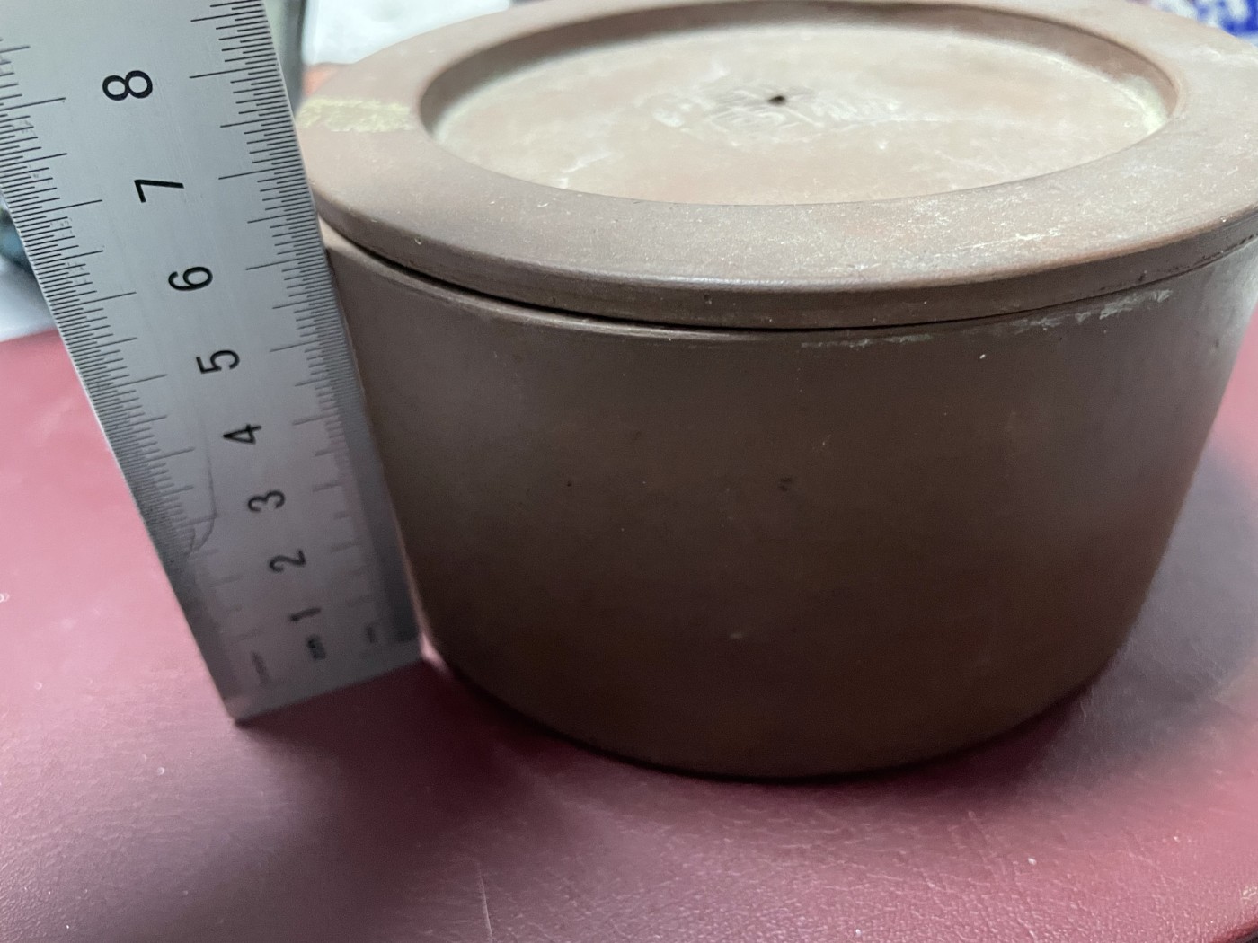 第17场瓷器、紫砂壶、铜器、字画和杂项专场 紫砂蟋蟀罐，老物件
