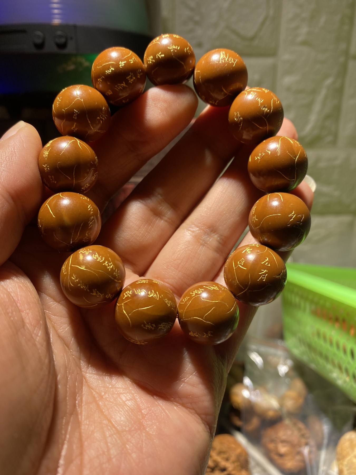 苏工核雕手工制作，总有一款适合你 福利苏工核雕纯手工手作般若，满工个性十足，等待有缘人，尺寸1。75,市场独一串喜欢的来