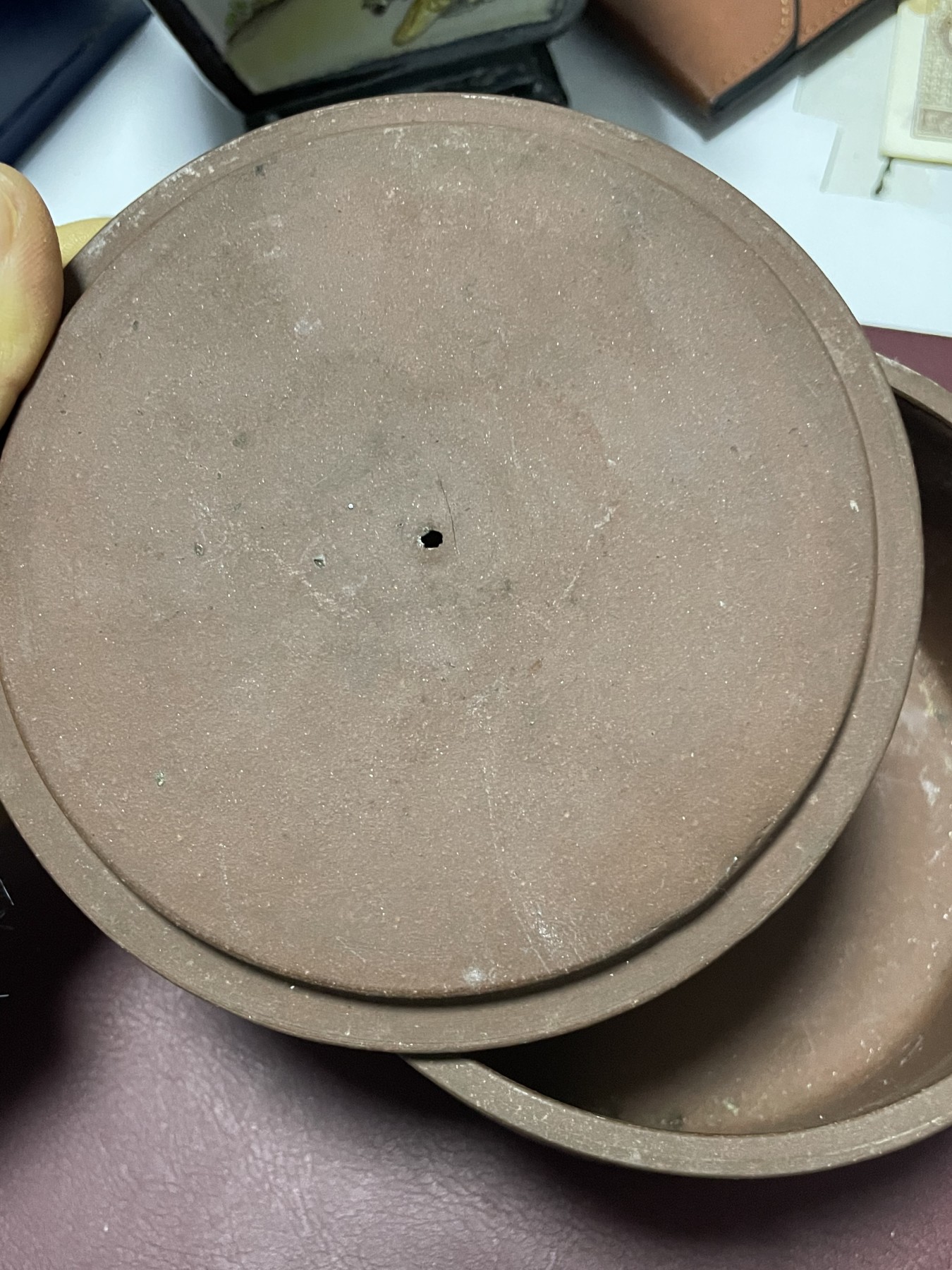 第17场瓷器、紫砂壶、铜器、字画和杂项专场 紫砂蟋蟀罐，老物件