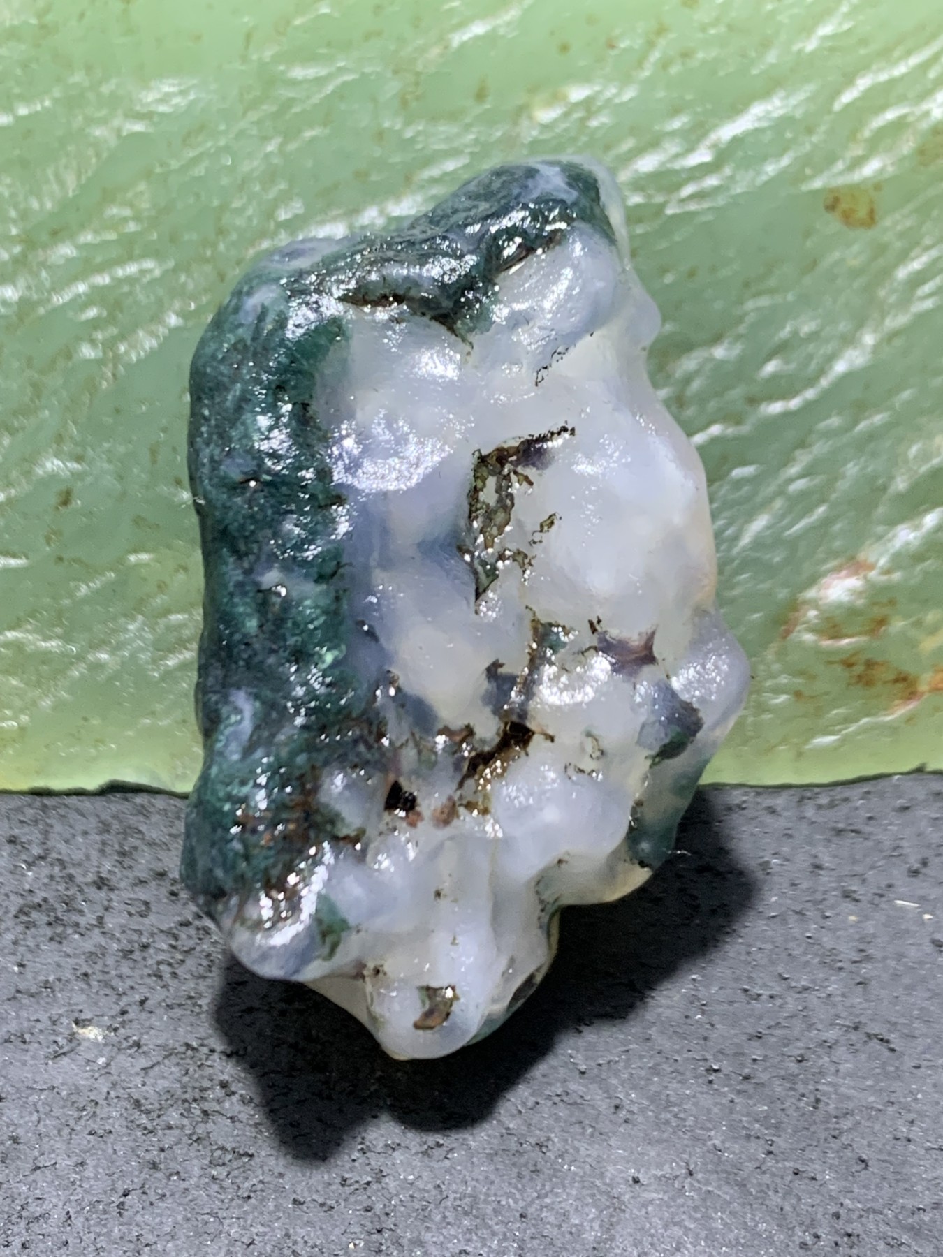 放福利！精美天然戈壁绿草花玛瑙原石吊坠一颗，