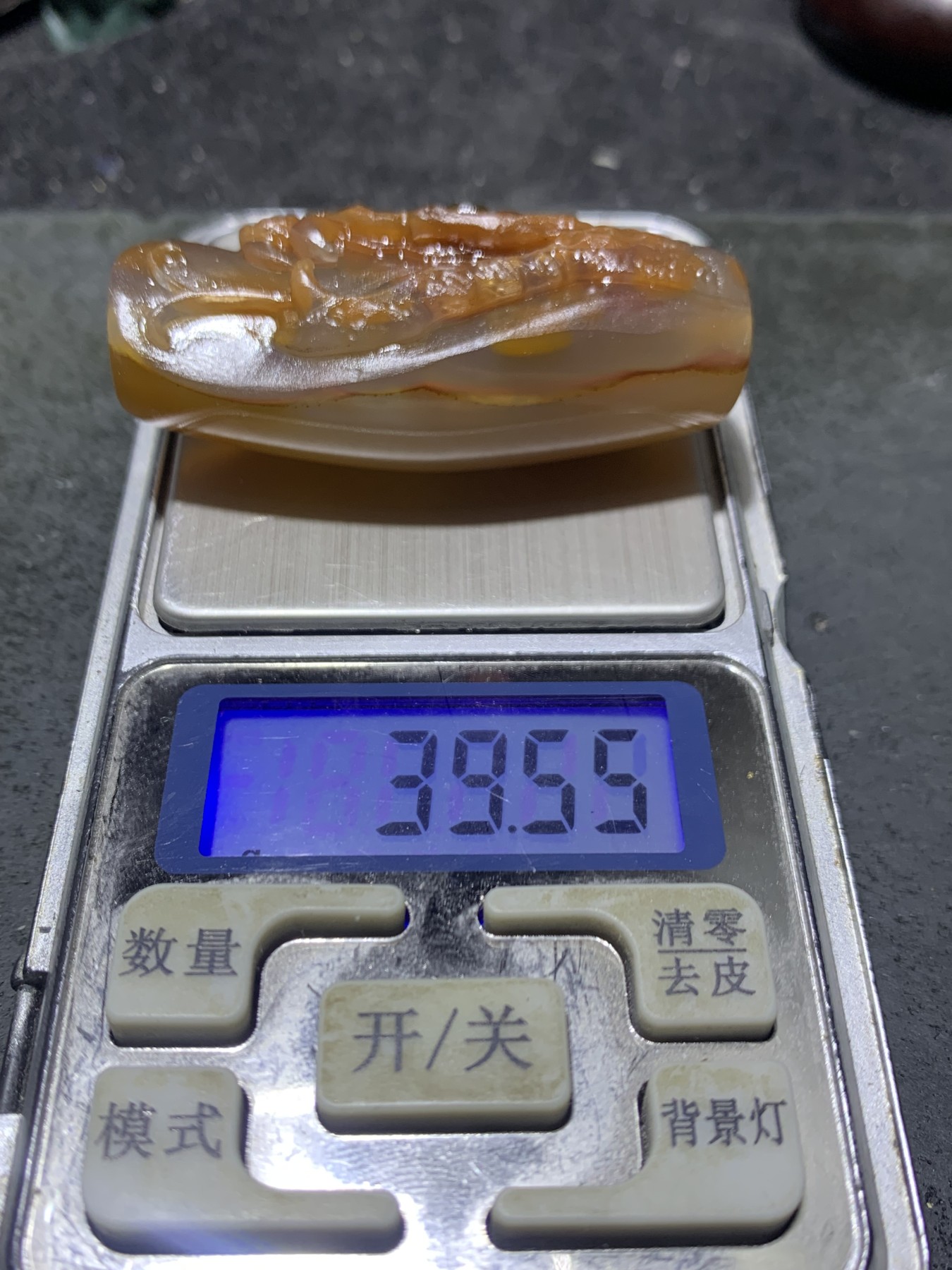 精美亚光高玉化巴西玛瑙手工俏色巧雕灵蛇大桶珠一个！