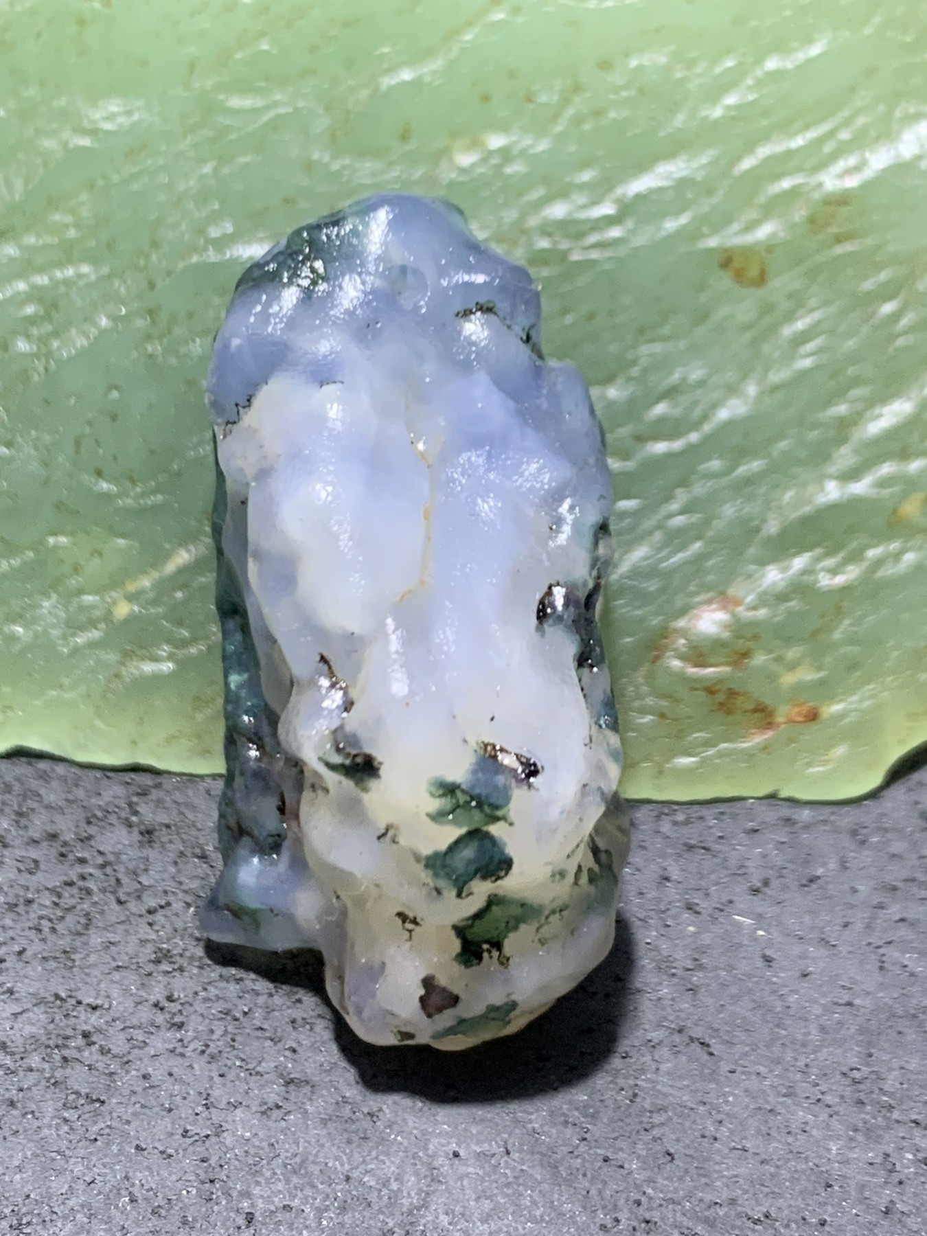 放福利！精美天然戈壁绿草花玛瑙原石吊坠一颗，