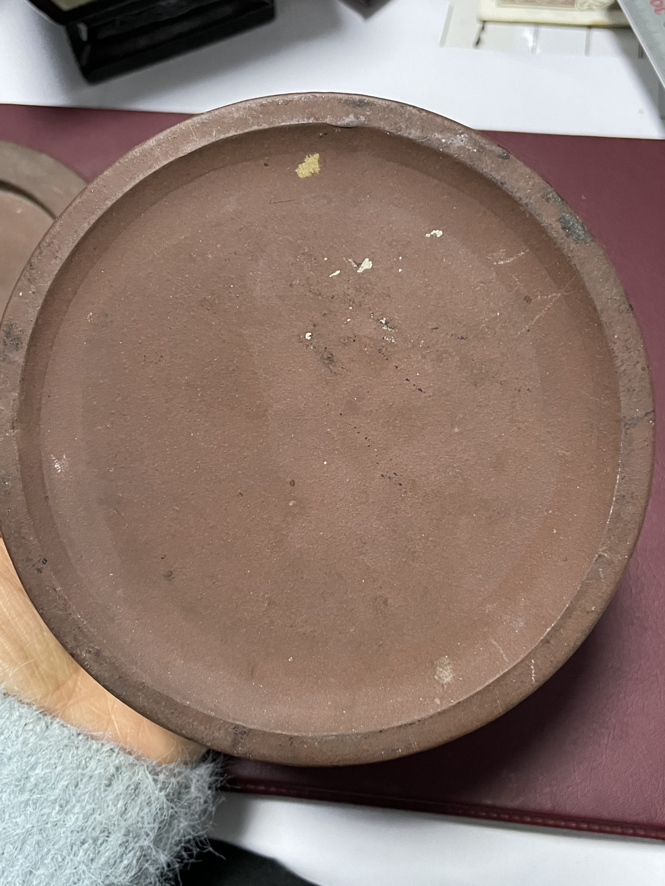 第17场瓷器、紫砂壶、铜器、字画和杂项专场 紫砂蟋蟀罐，老物件