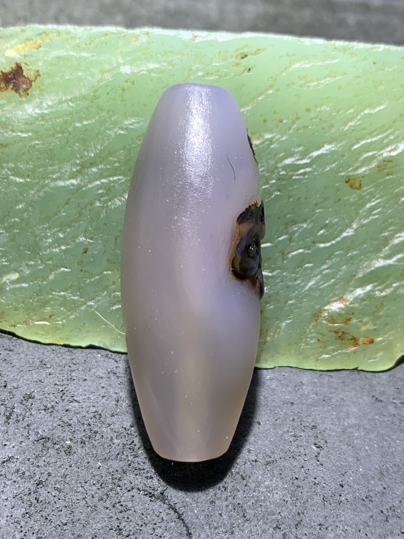 精美亚光高玉化巴西玛瑙手工俏色巧雕如意大桶珠一个