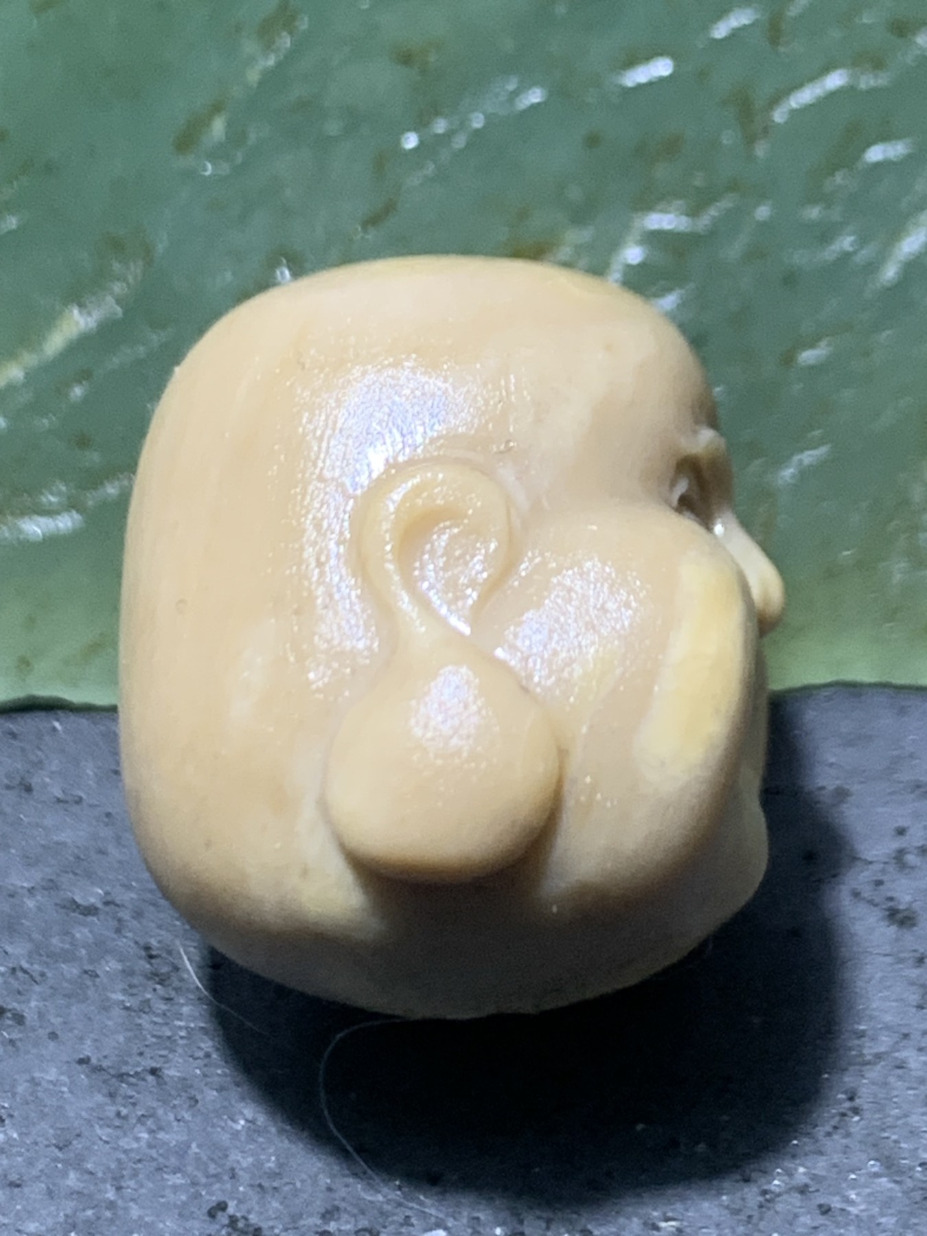 精美戈壁彩玉手工雕刻弥勒佛随形珠子一个！