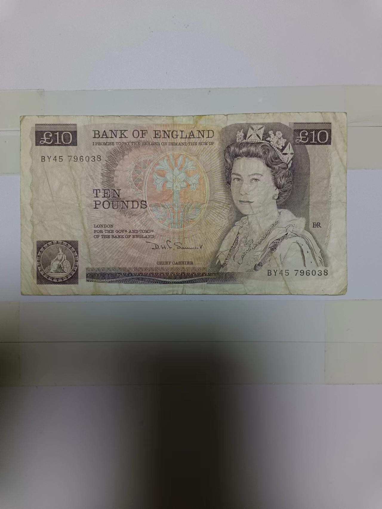【20240115】非全新纸币第107场 英国D序列10镑，有细小裂缝