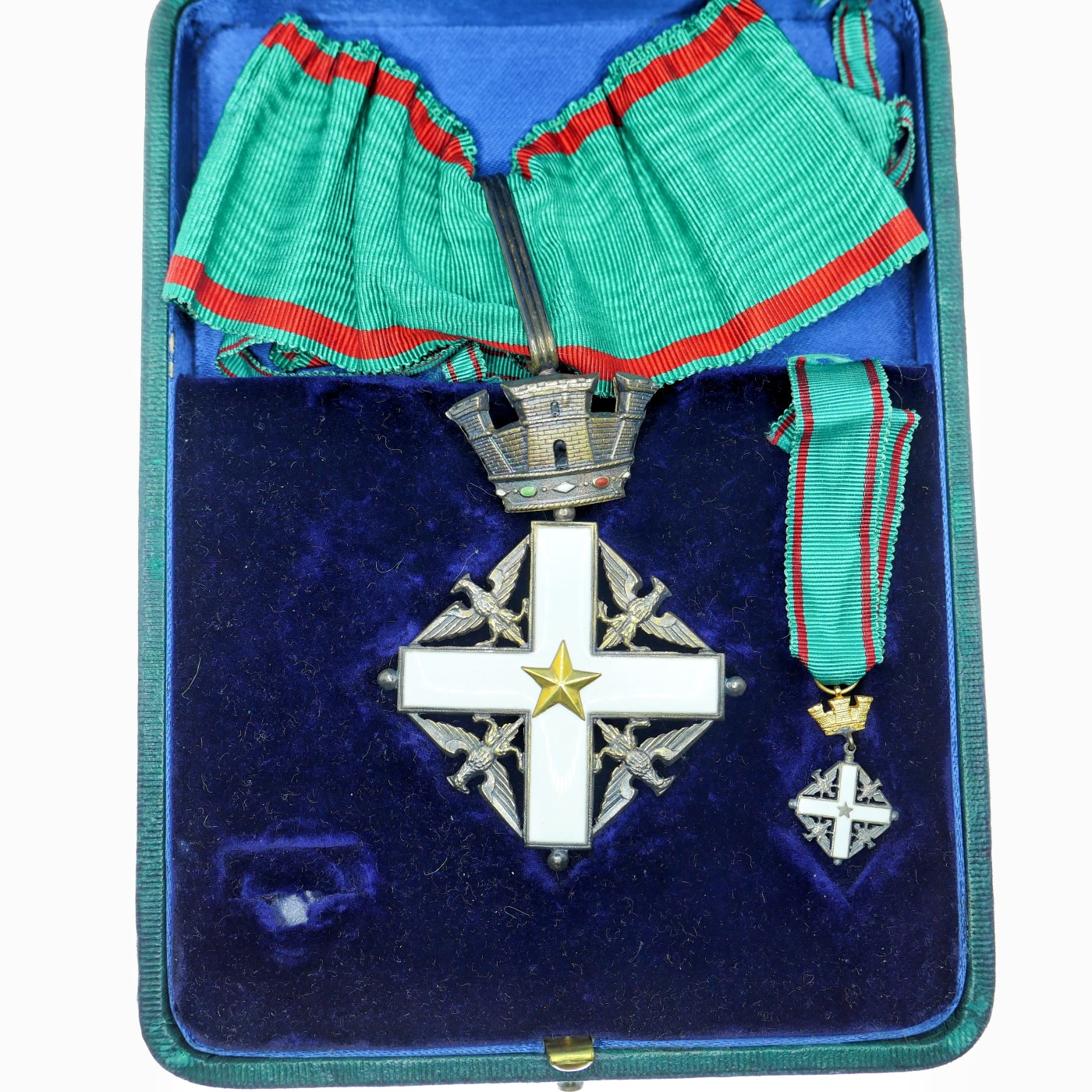 勋章奖章交易所1月13日拍卖 意大利指挥官级功勋勋章，银质珐琅，盒章迷你齐全