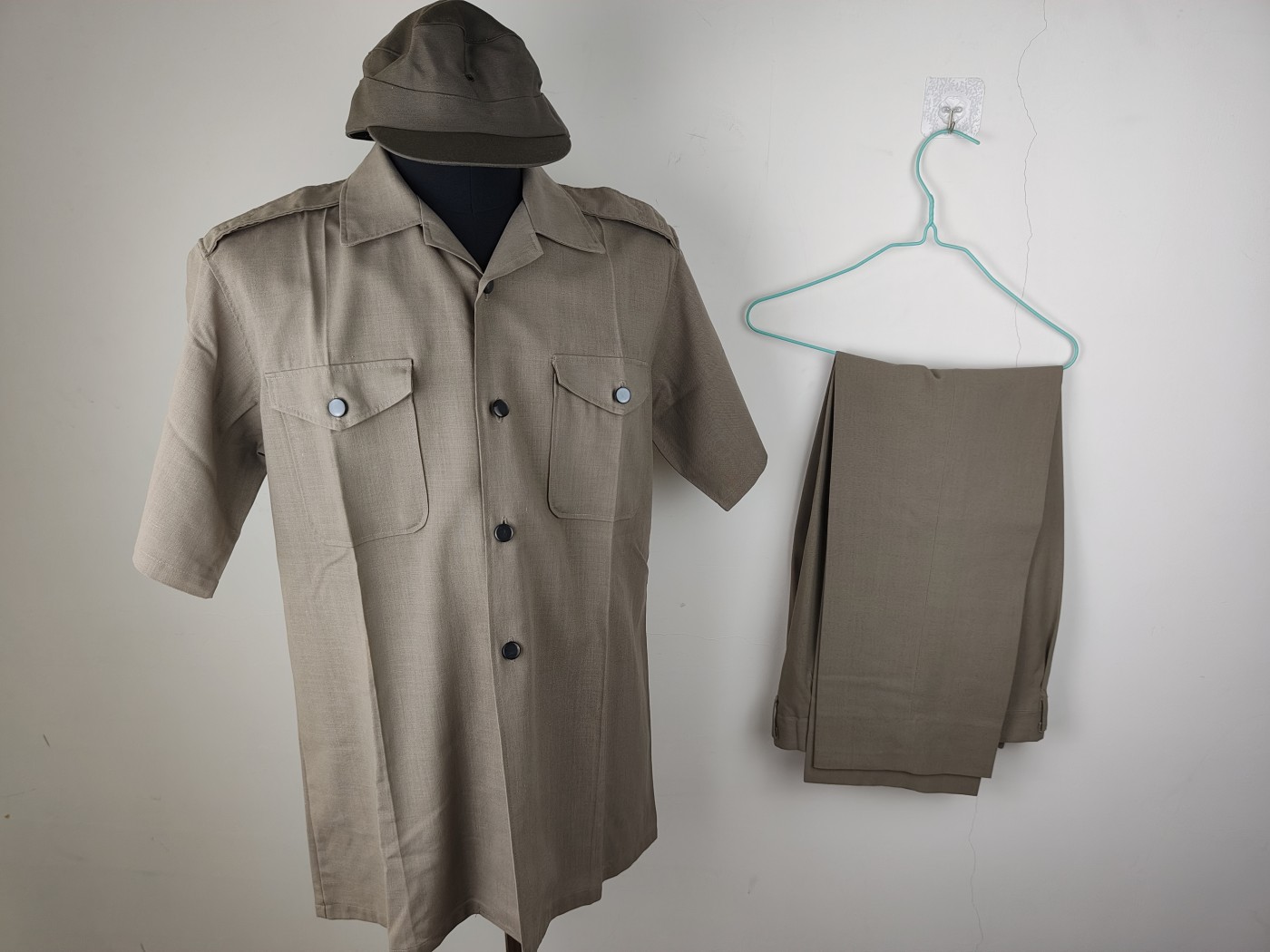 全场0元起拍 第125期 咸鱼国勋章拍卖专场 1月14日（周日）下午6：00开始 日本陆上自卫队夏服一套 胸围 104 肩宽44  衣长68 腰围76 裤长96 头围55