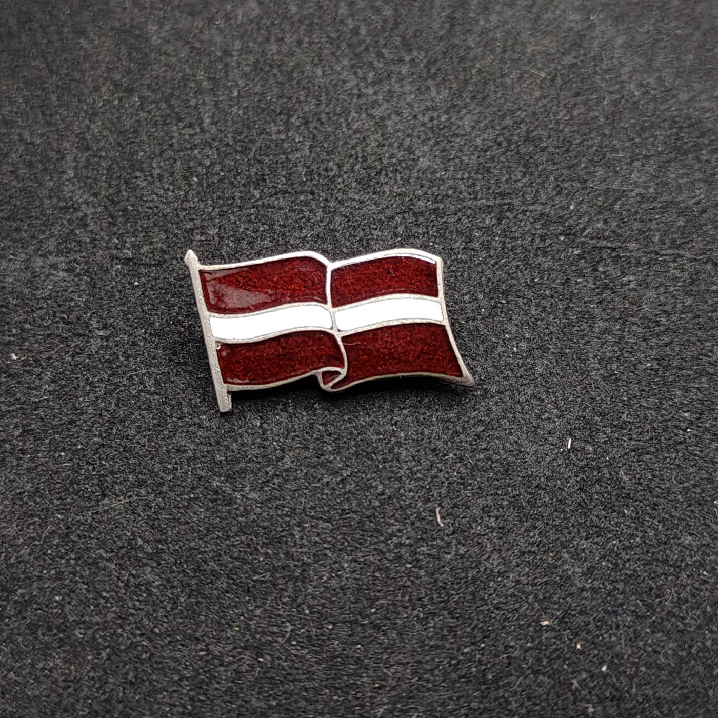 全场0元起拍 第125期 咸鱼国勋章拍卖专场 1月14日（周日）下午6：00开始 拉脱维亚国旗 珐琅小旗子