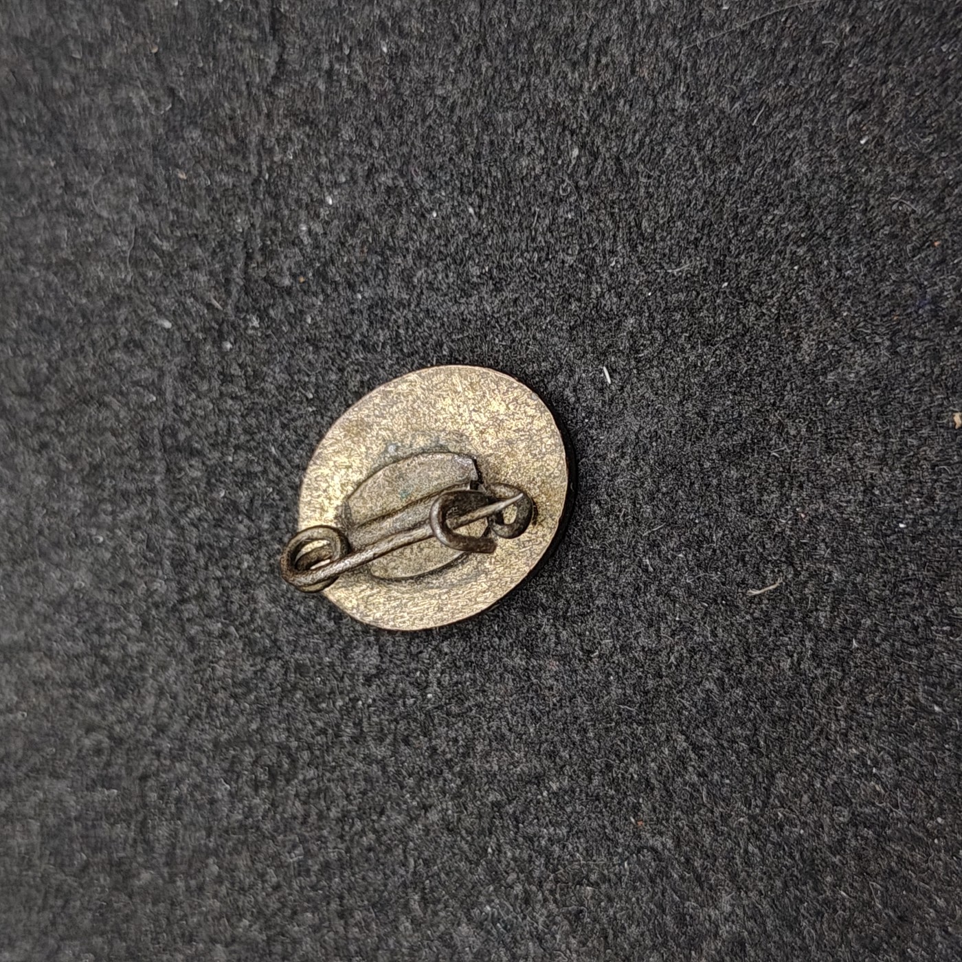 全场0元起拍 第125期 咸鱼国勋章拍卖专场 1月14日（周日）下午6：00开始 东德社会统一党 早期珐琅党徽