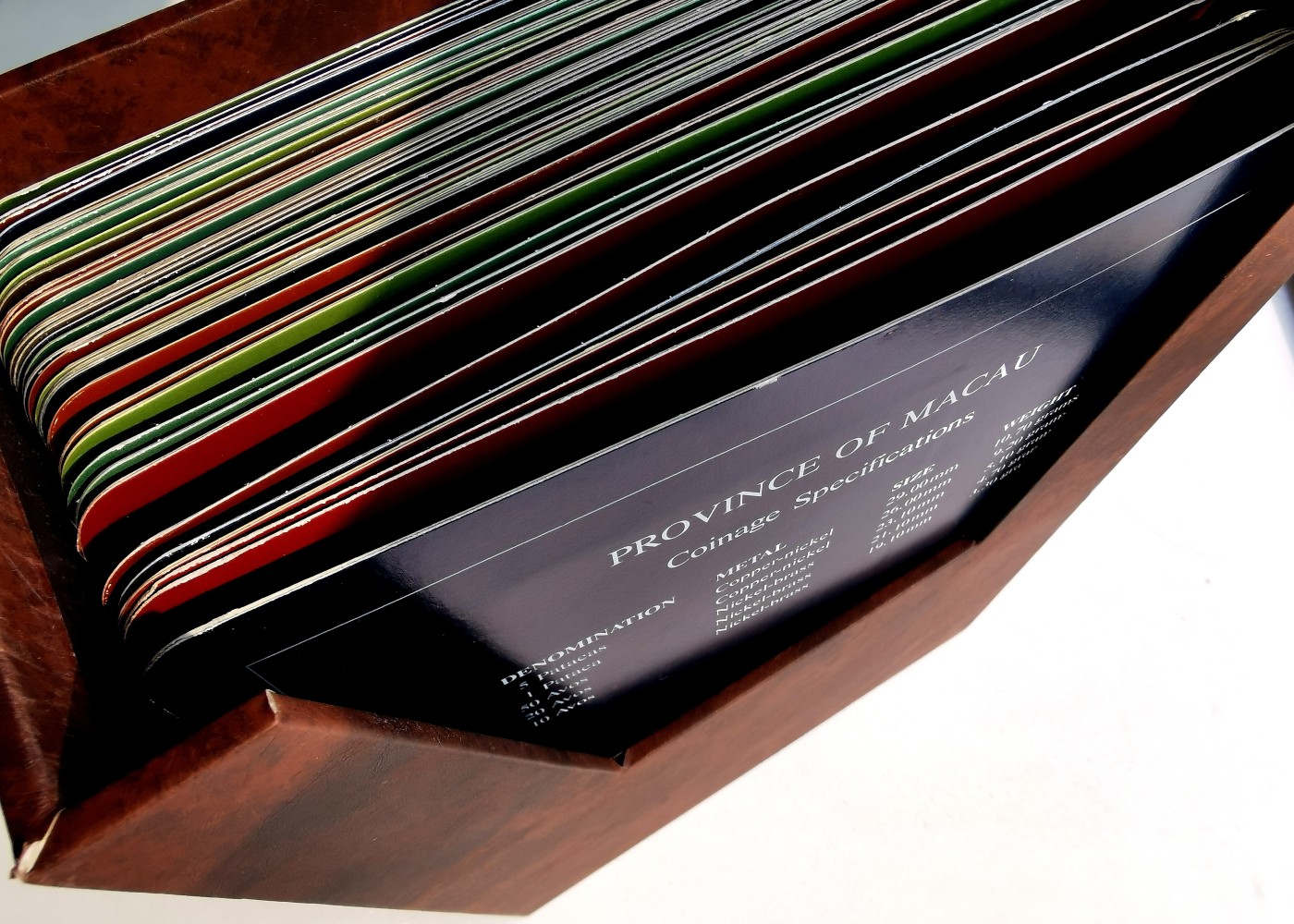 凡希社世界钱币微拍第二百五十八期 富兰克林造币厂各国流通套装172种五册豪华版！