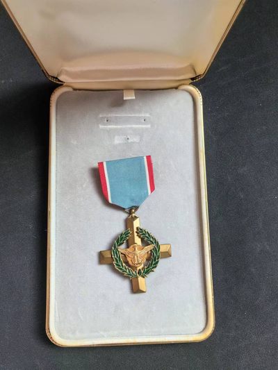 盛世勋华——号角文化勋章邮票专场拍卖第162期 - 美国空军杰出服役十字勋章 带原盒