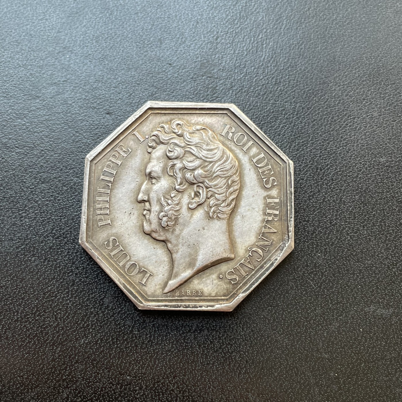 「木头集藏」章牌专场-第36期（婚章、八角） 1832年法国外汇交易所银章  直径：36.5 mm，19.5g，边铭：油灯 （1832-1841年）