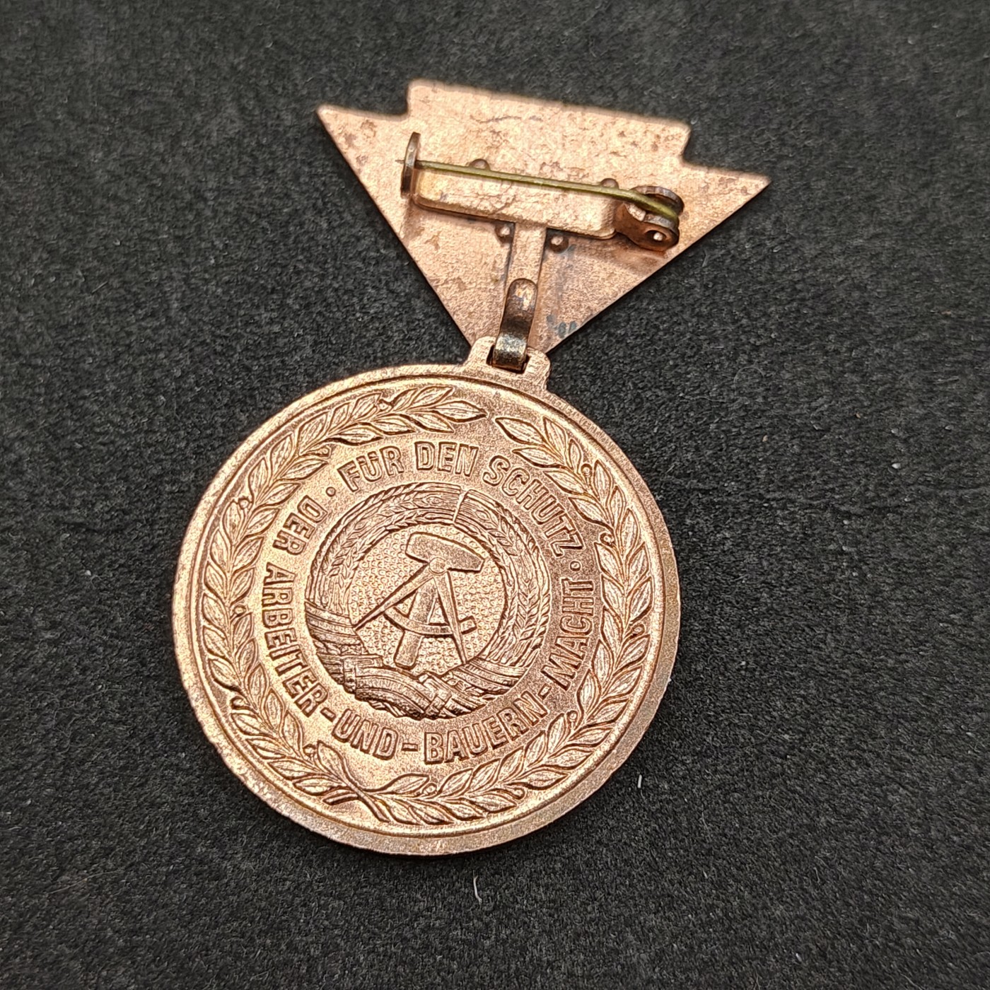 全场0元起拍 第125期 咸鱼国勋章拍卖专场 1月14日（周日）下午6：00开始 东德人民军预备役证章