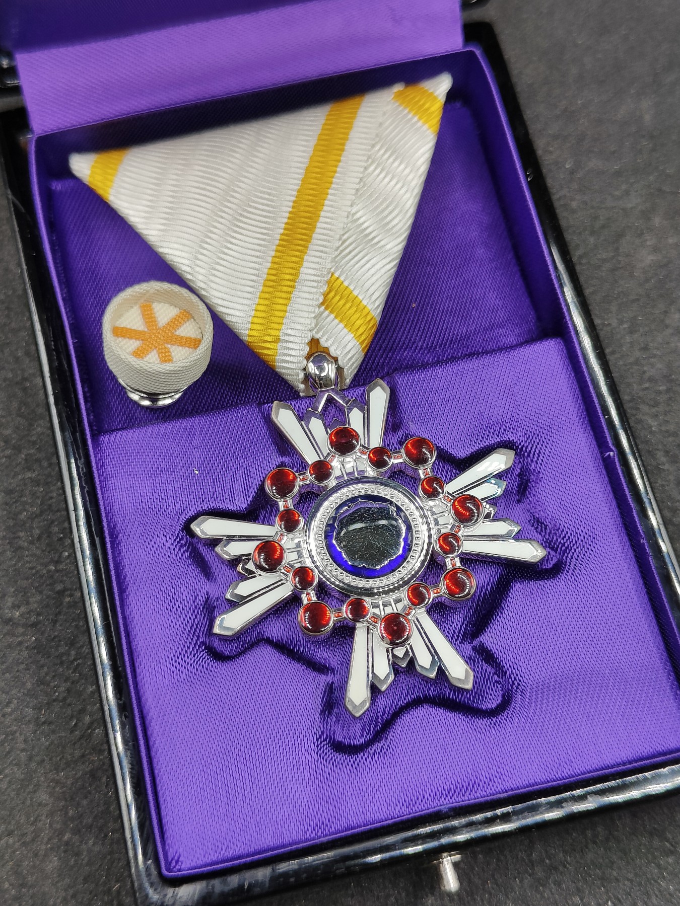 全场0元起拍 第125期 咸鱼国勋章拍卖专场 1月14日（周日）下午6：00开始 纯银制 日本 美品无损 六等瑞宝章 美品带盒略