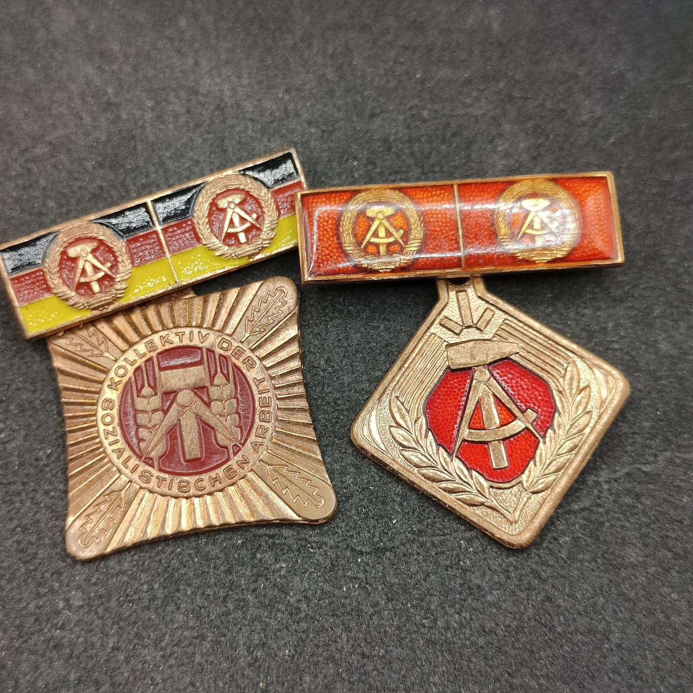 全场0元起拍 第125期 咸鱼国勋章拍卖专场 1月14日（周日）下午6：00开始 东德劳动奖章 稀有二次获得 两个