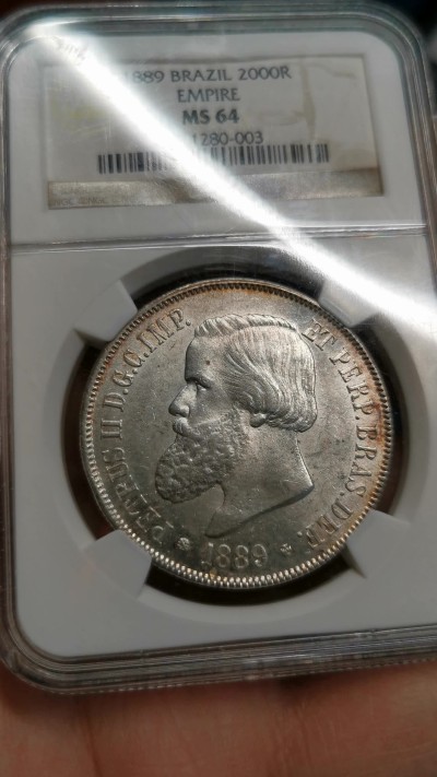 凡希社世界钱币微拍第二百五十八期 1889巴西帝国“高尚者”佩德罗二世5000R大银NGC-MS64 养眼的原色银光，一步到位的品相，大胡子套系关门币，最为人所知的巴西克朗型大银。，