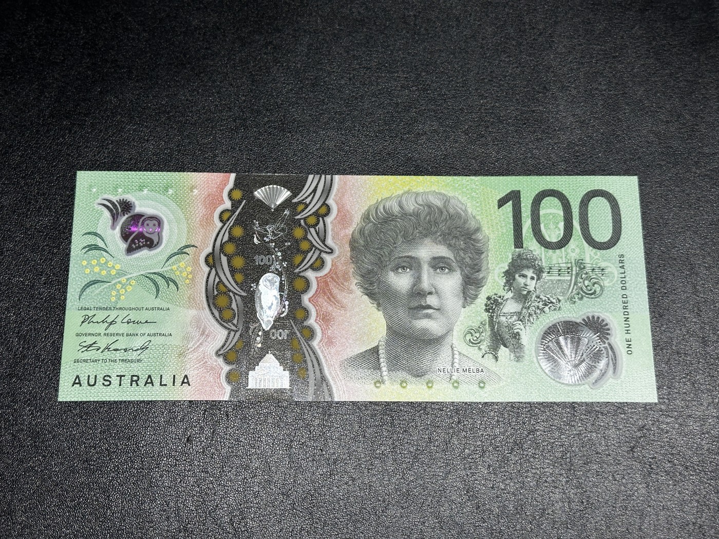 《外钞收藏家》第三百三十期 最新版澳大利亚100元 AA冠 无47尾8